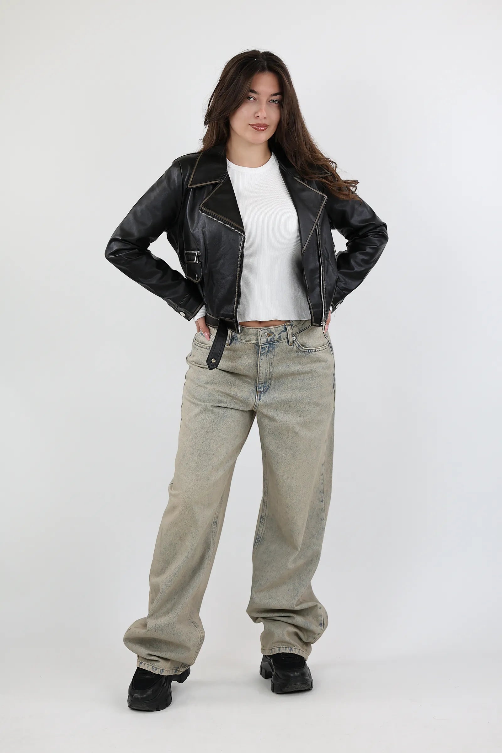 JAKNE LEATHER DETAIL