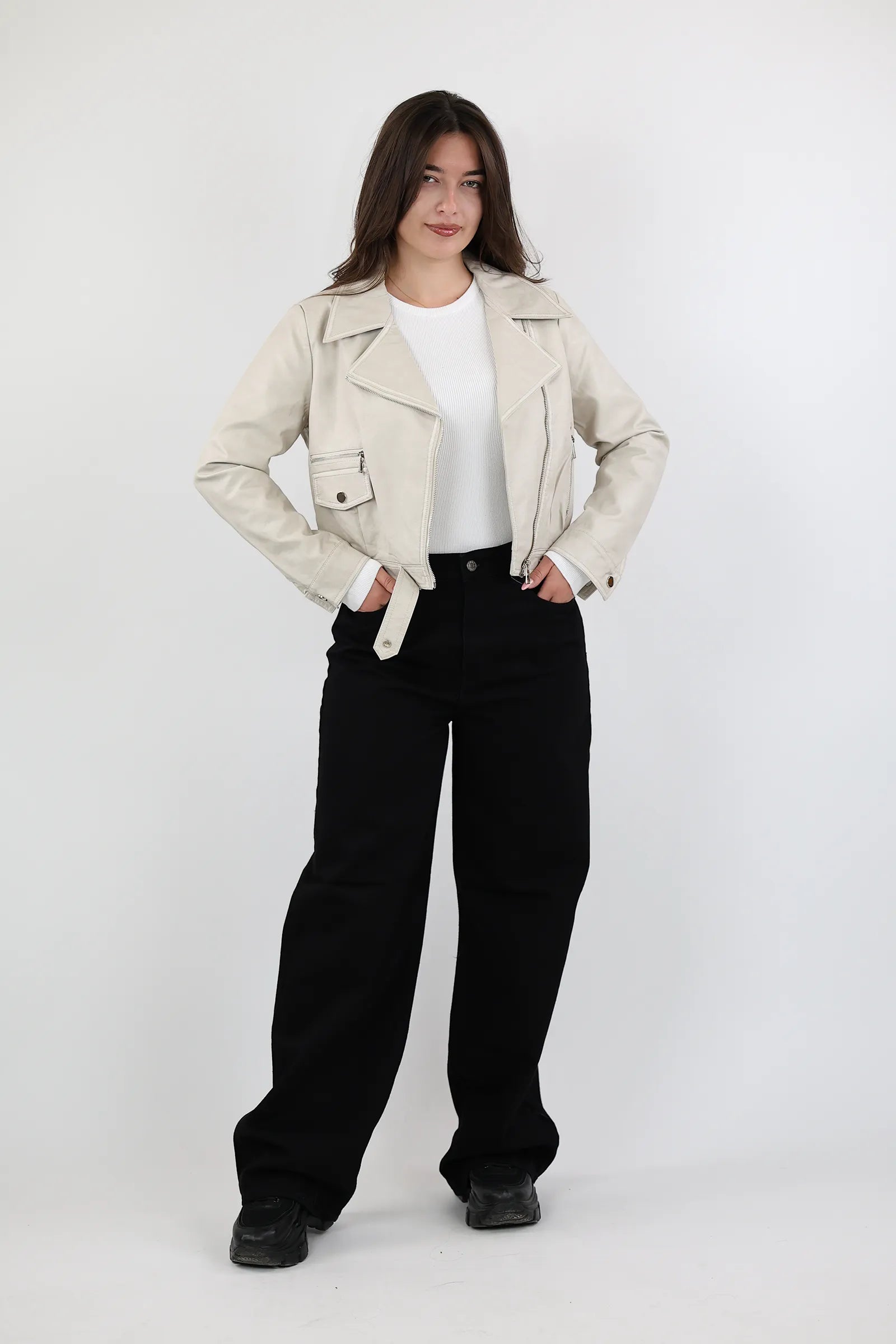 JAKNE LEATHER DETAIL