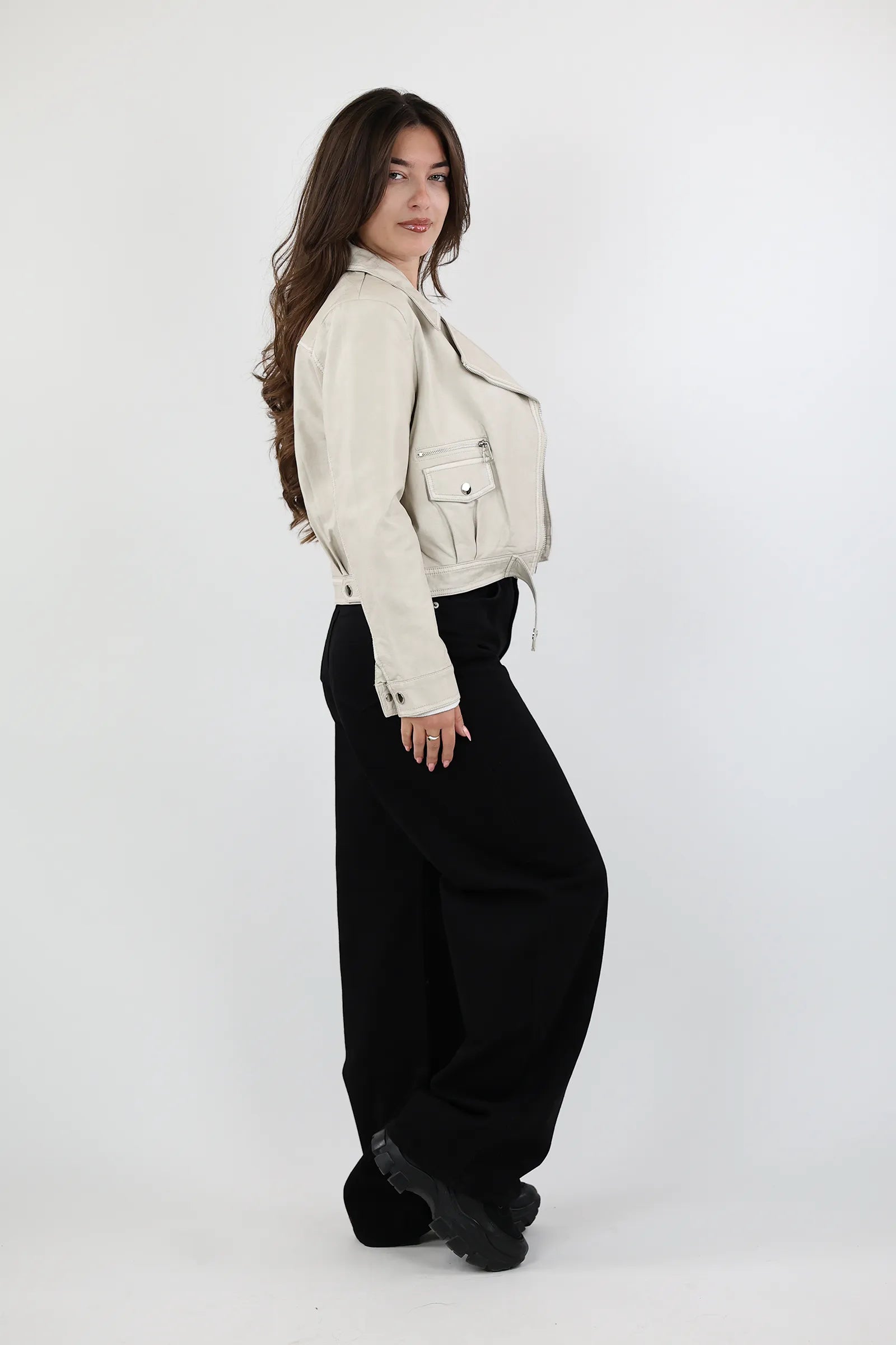 JAKNE LEATHER DETAIL