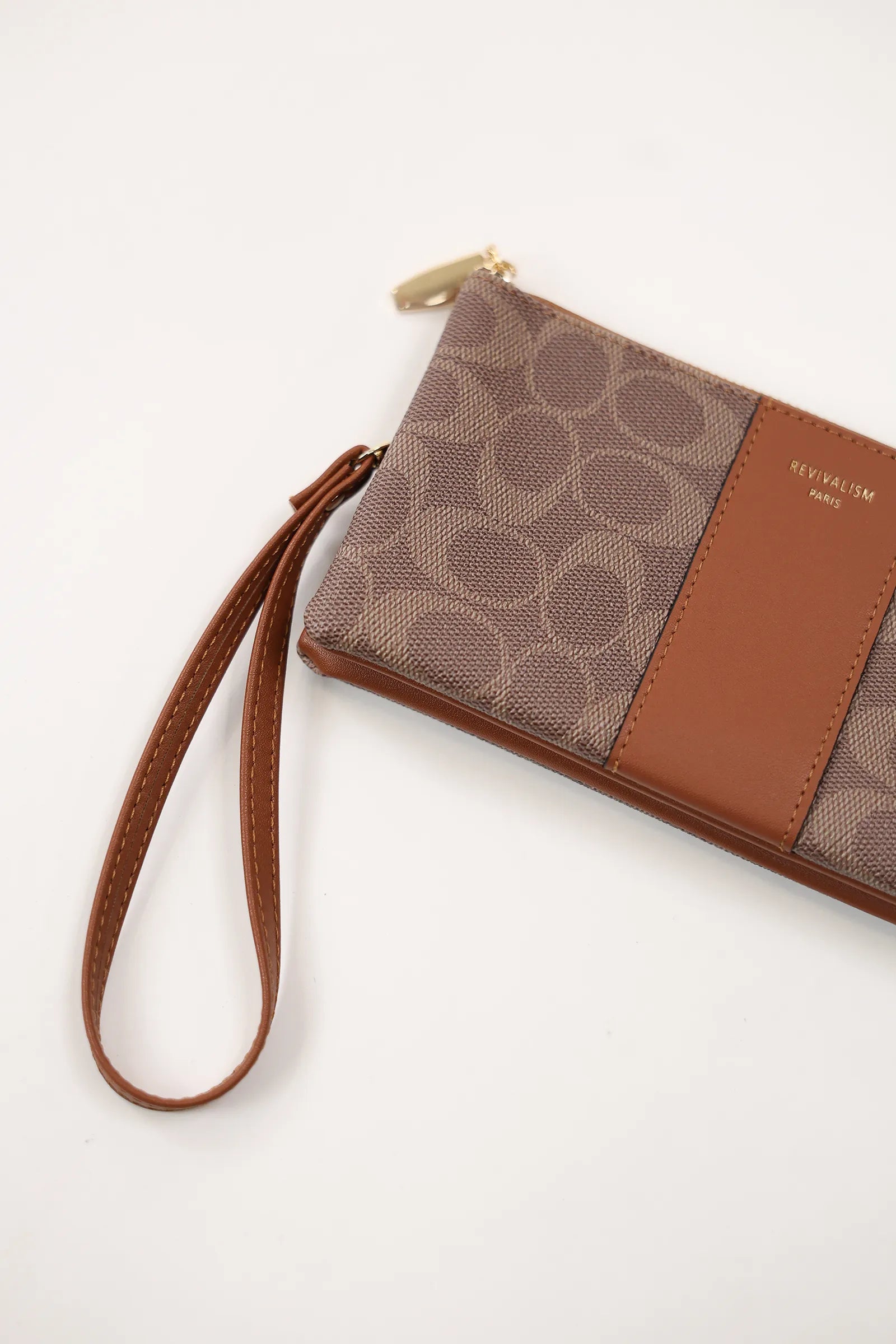 KULETË REVIVALISM PARIS