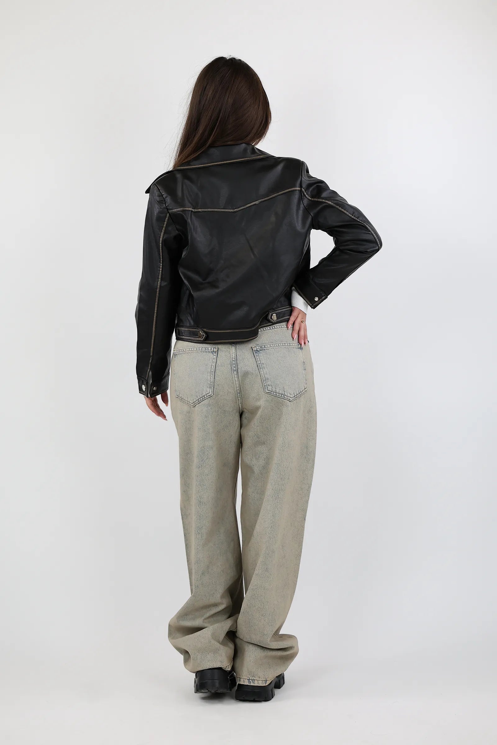 JAKNE LEATHER DETAIL