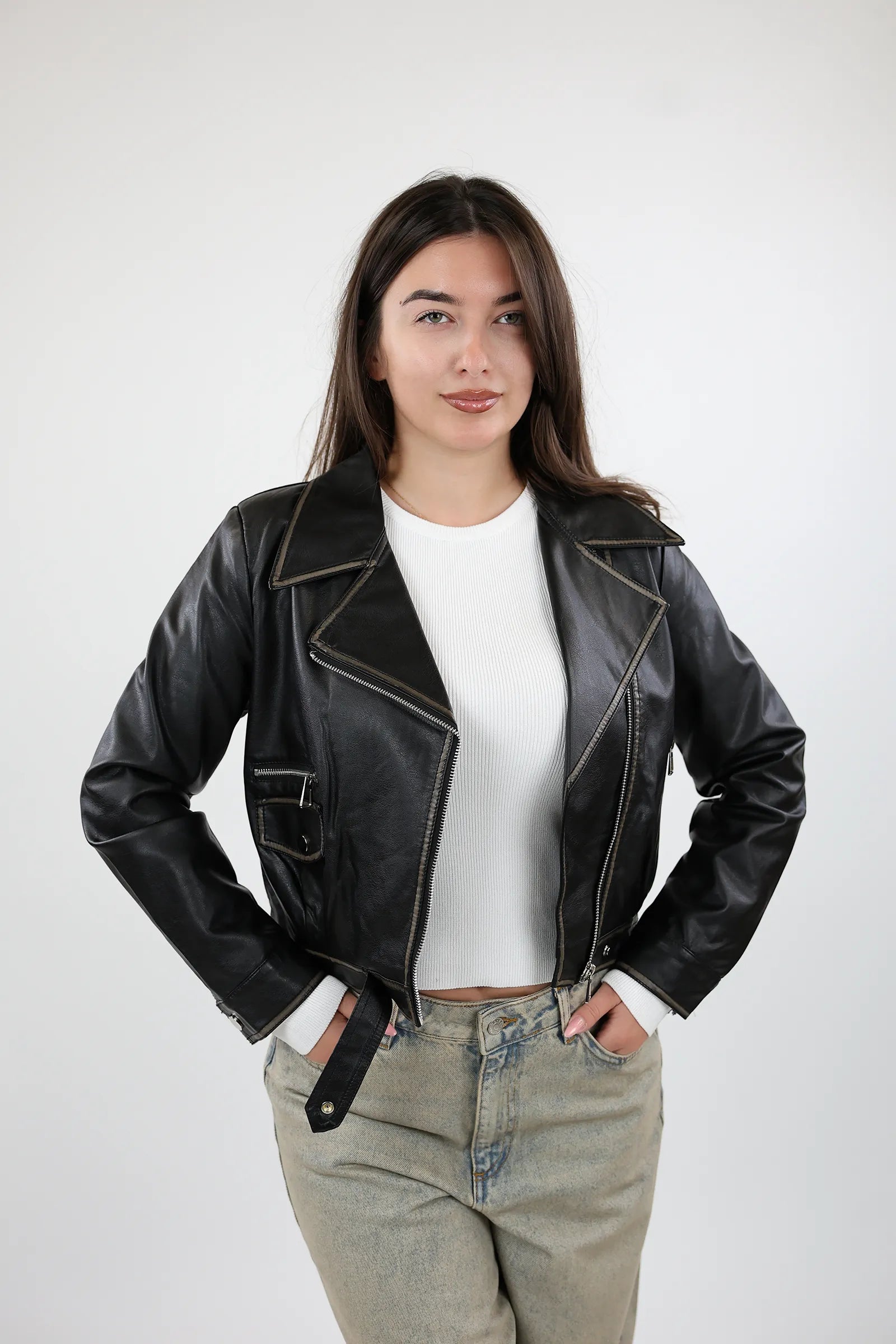 JAKNE LEATHER DETAIL