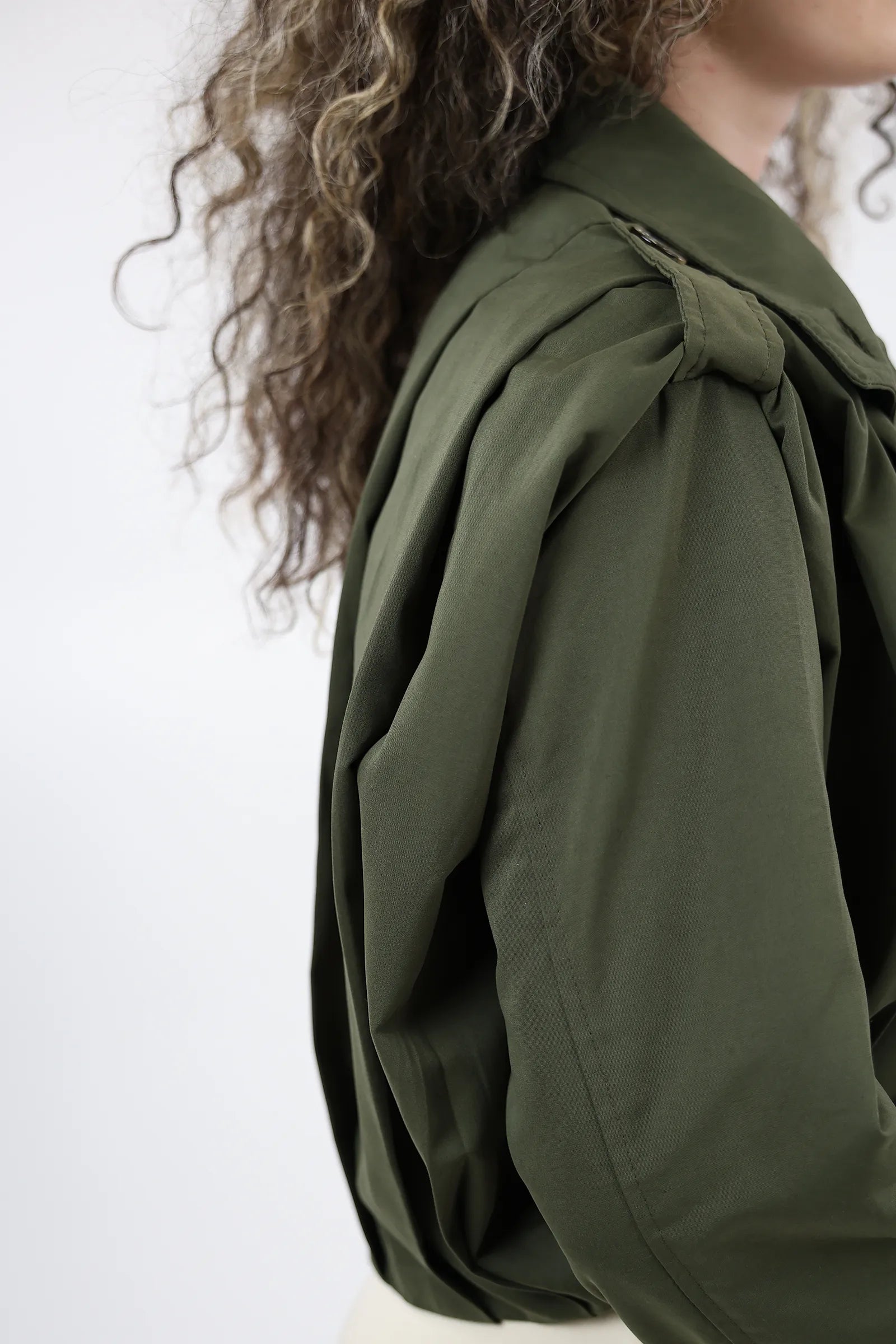 MANTIL OLIVE GREEN