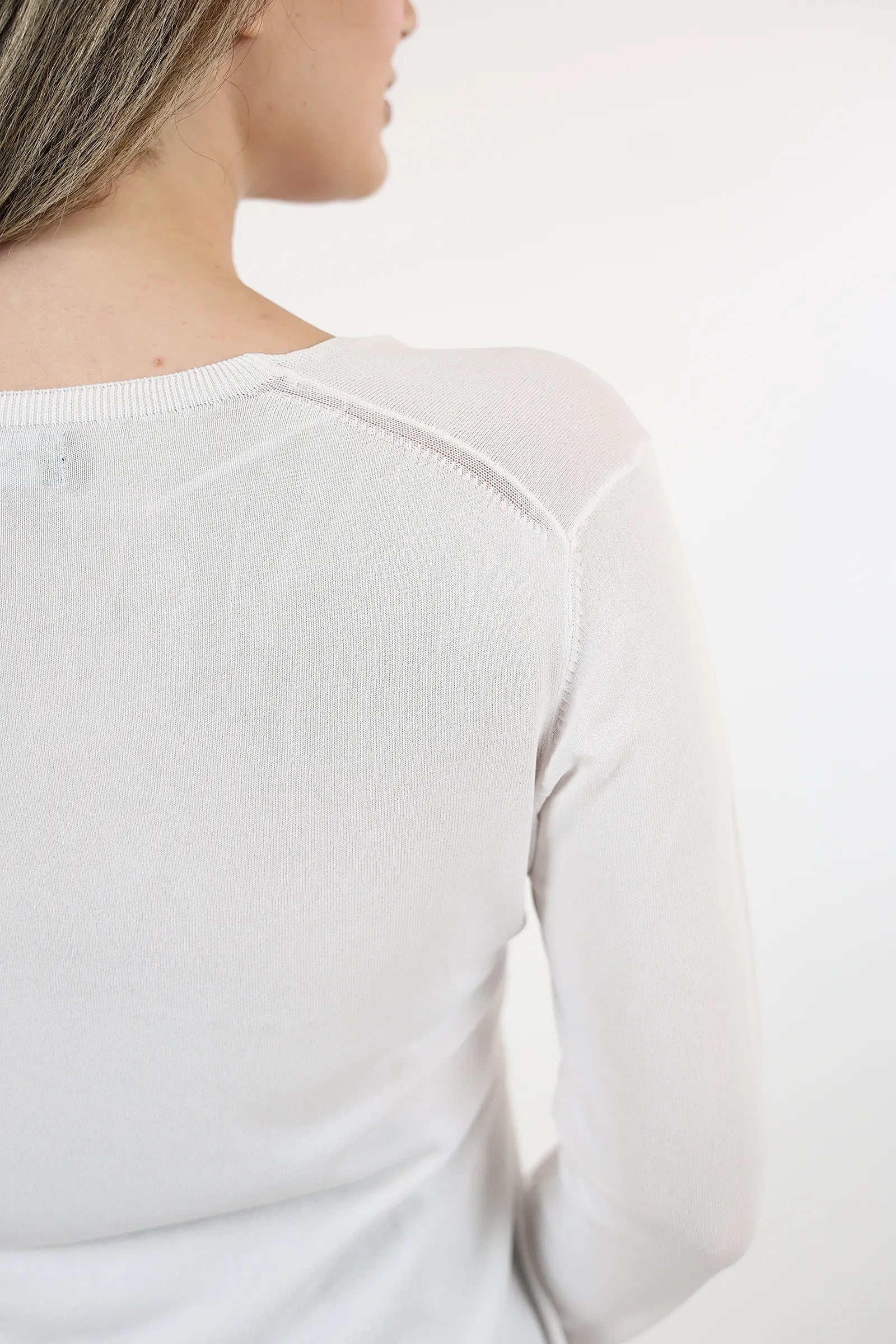 BLUZË SOFT BASIC V-NECK