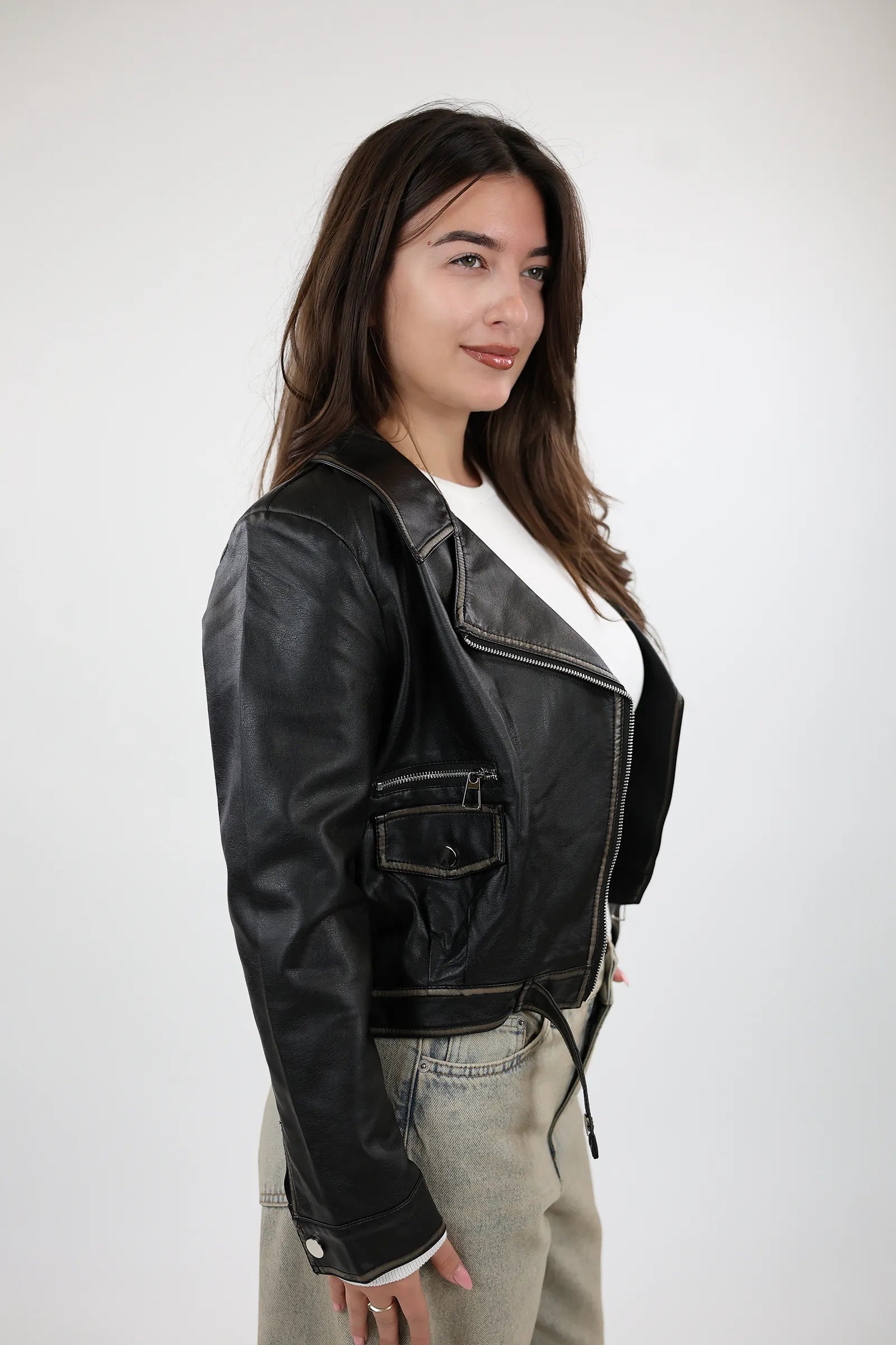 JAKNE LEATHER DETAIL