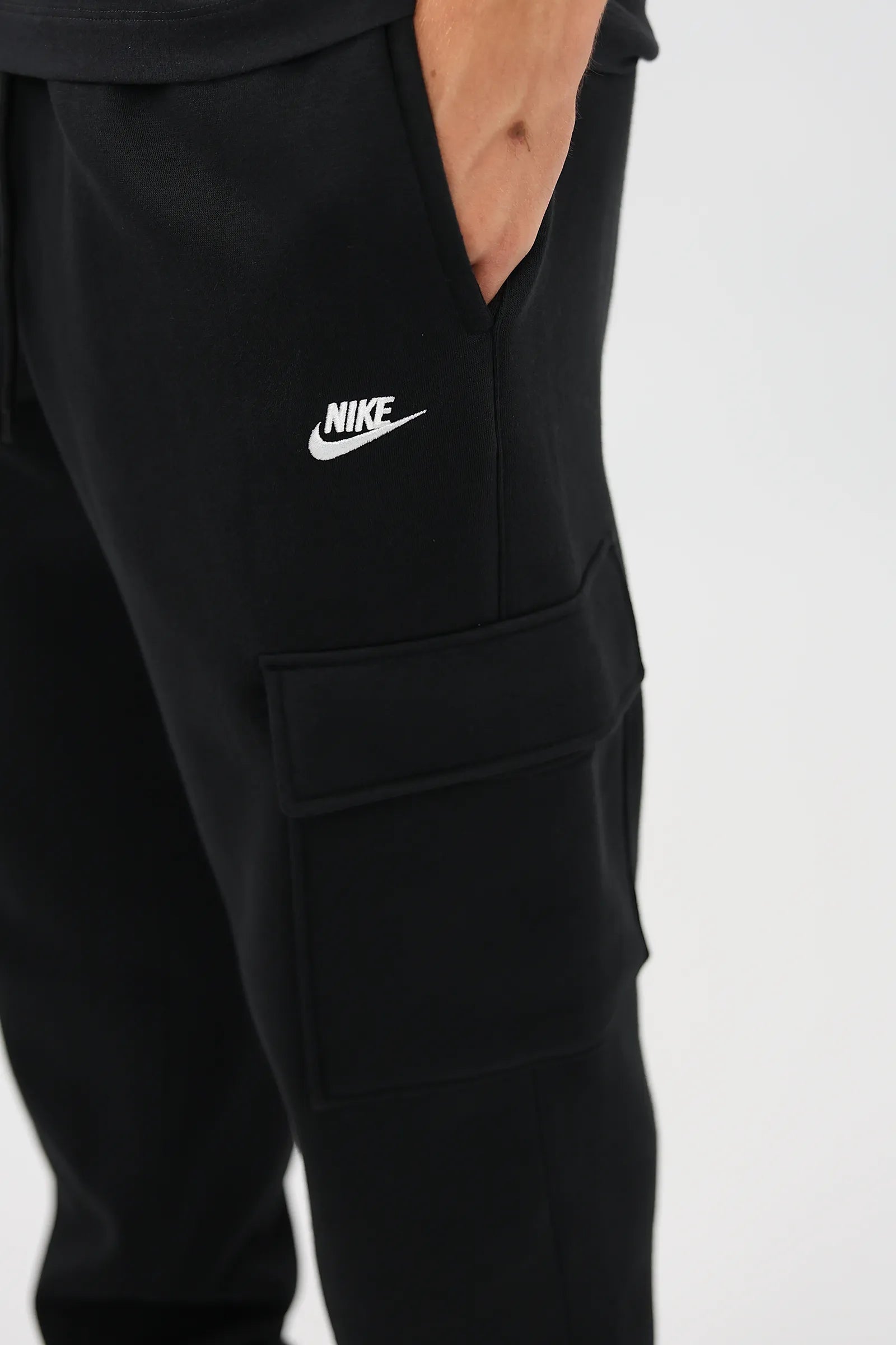 TRENERKA NIKE CLUB MEN'S FLEECE CARGO PANTS
