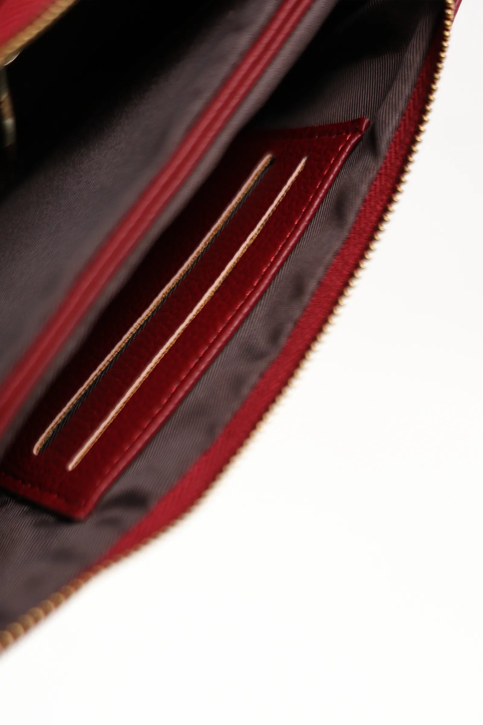 KULETË SLIM LEATHER