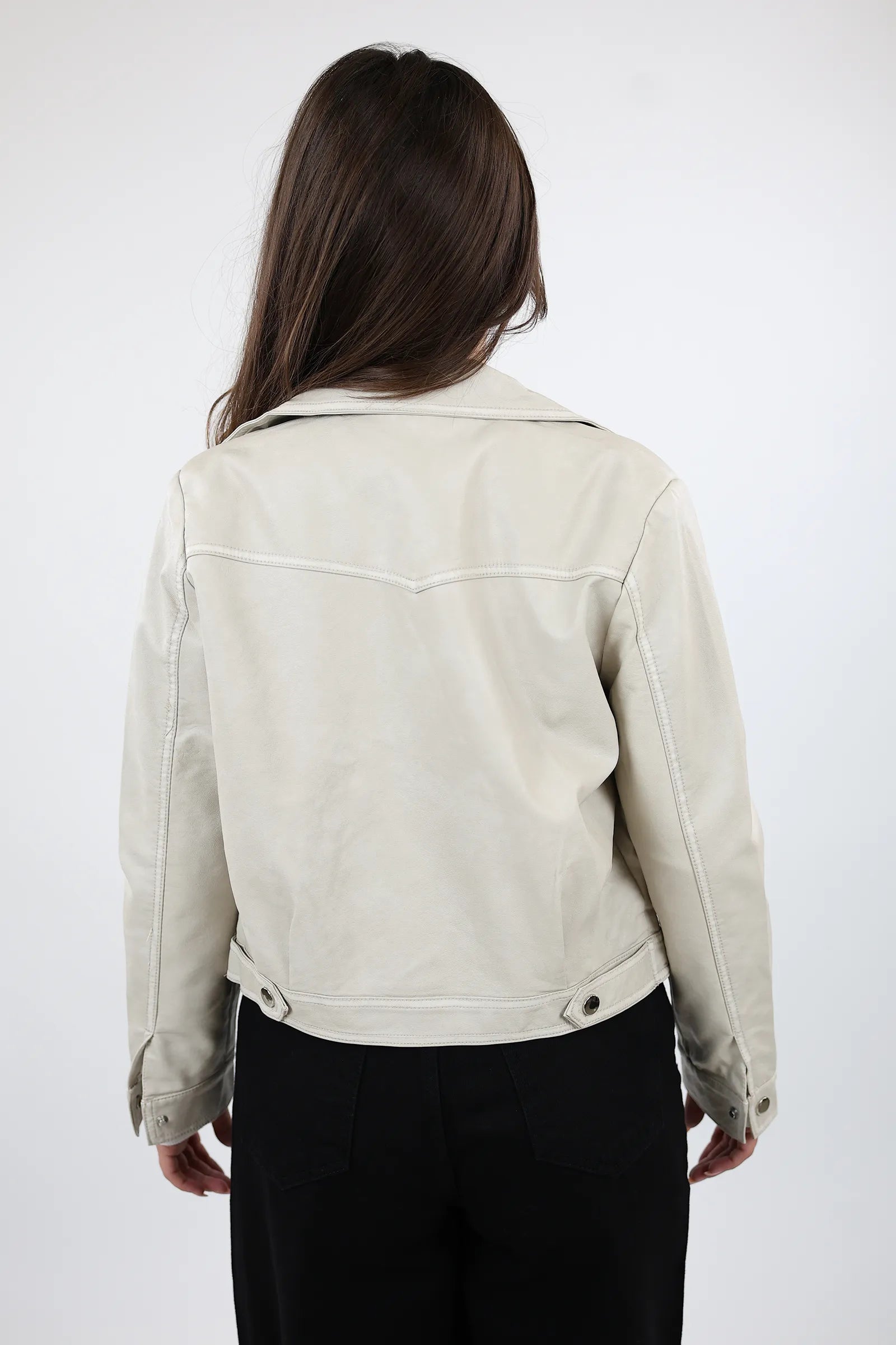 JAKNE LEATHER DETAIL