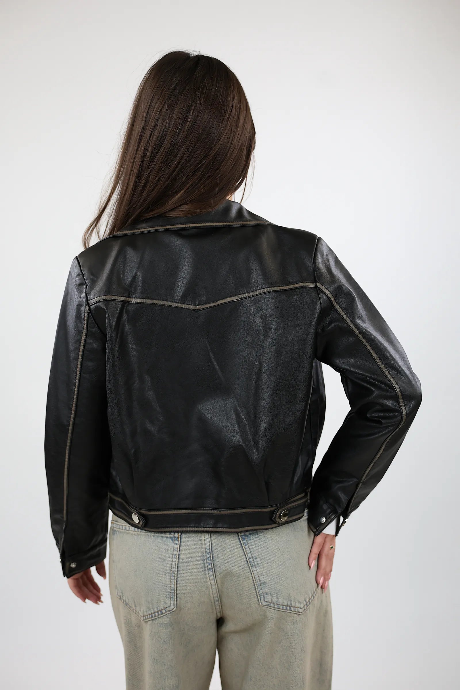 JAKNE LEATHER DETAIL