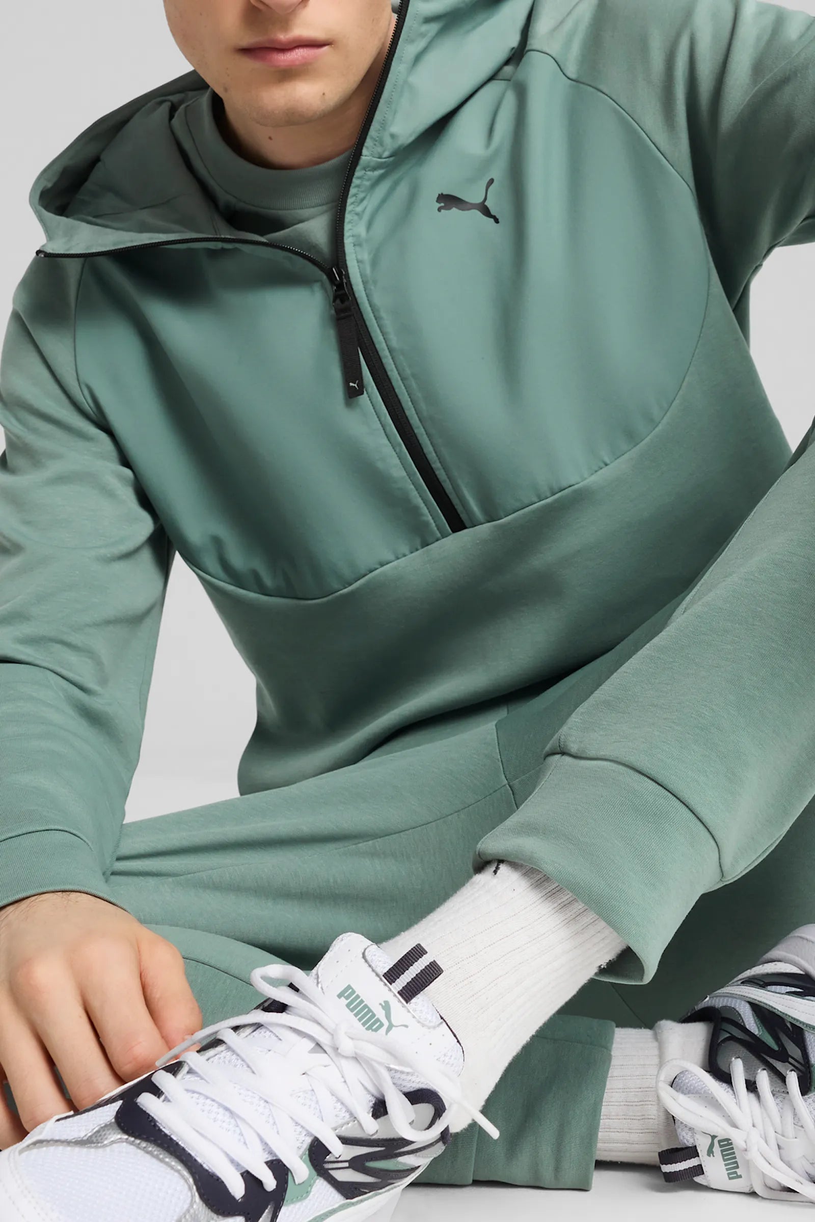 TRENERKA PUMA GREEN MENS EVOSTRIPE TROUSERS