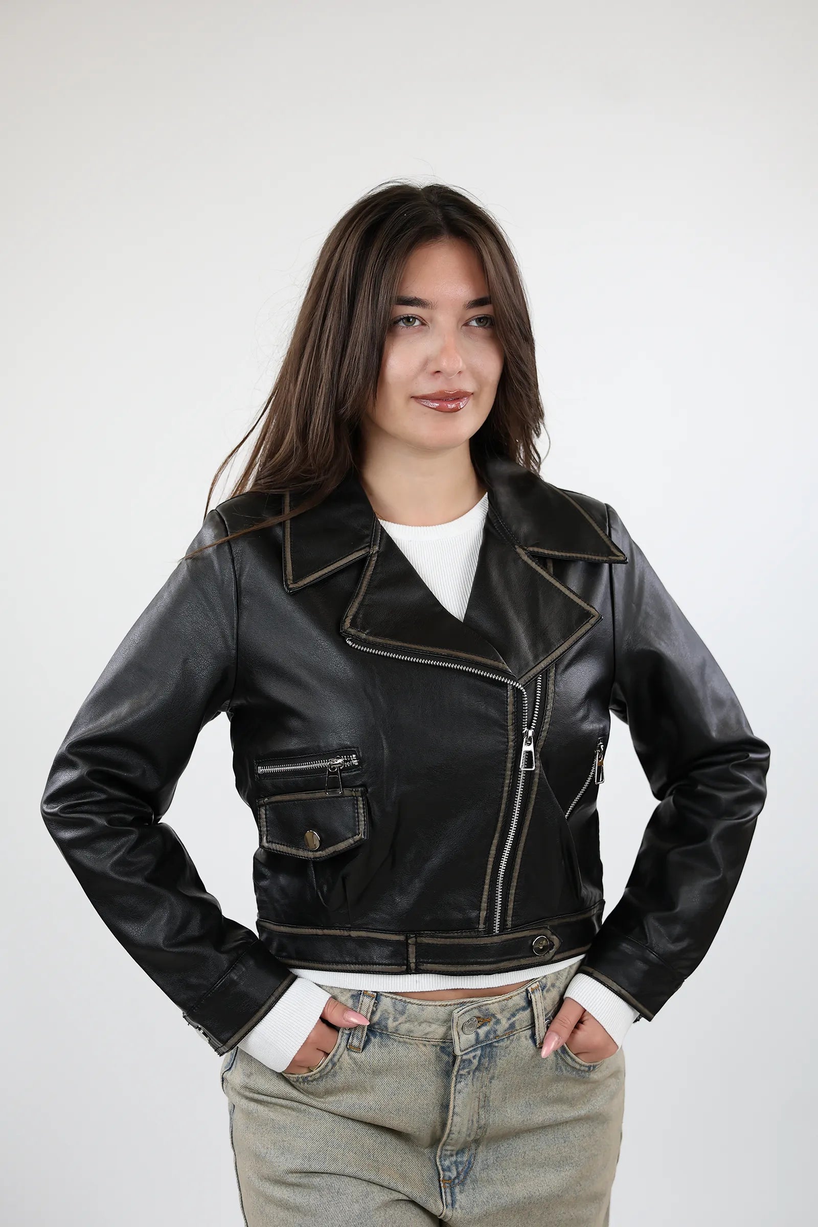 JAKNE LEATHER DETAIL