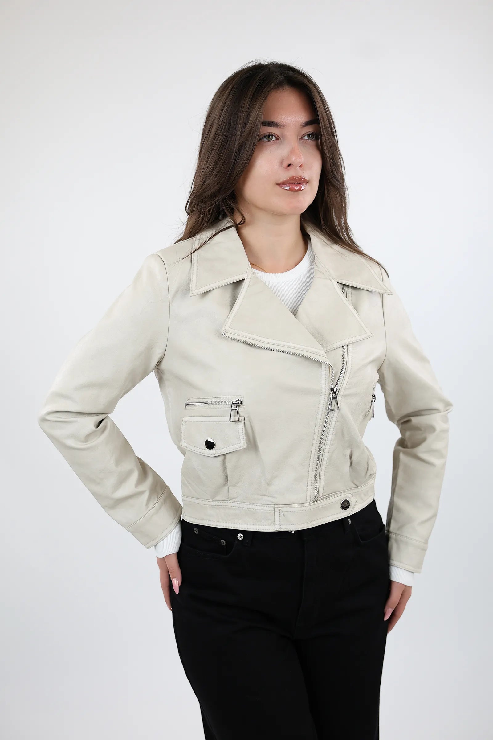 JAKNE LEATHER DETAIL