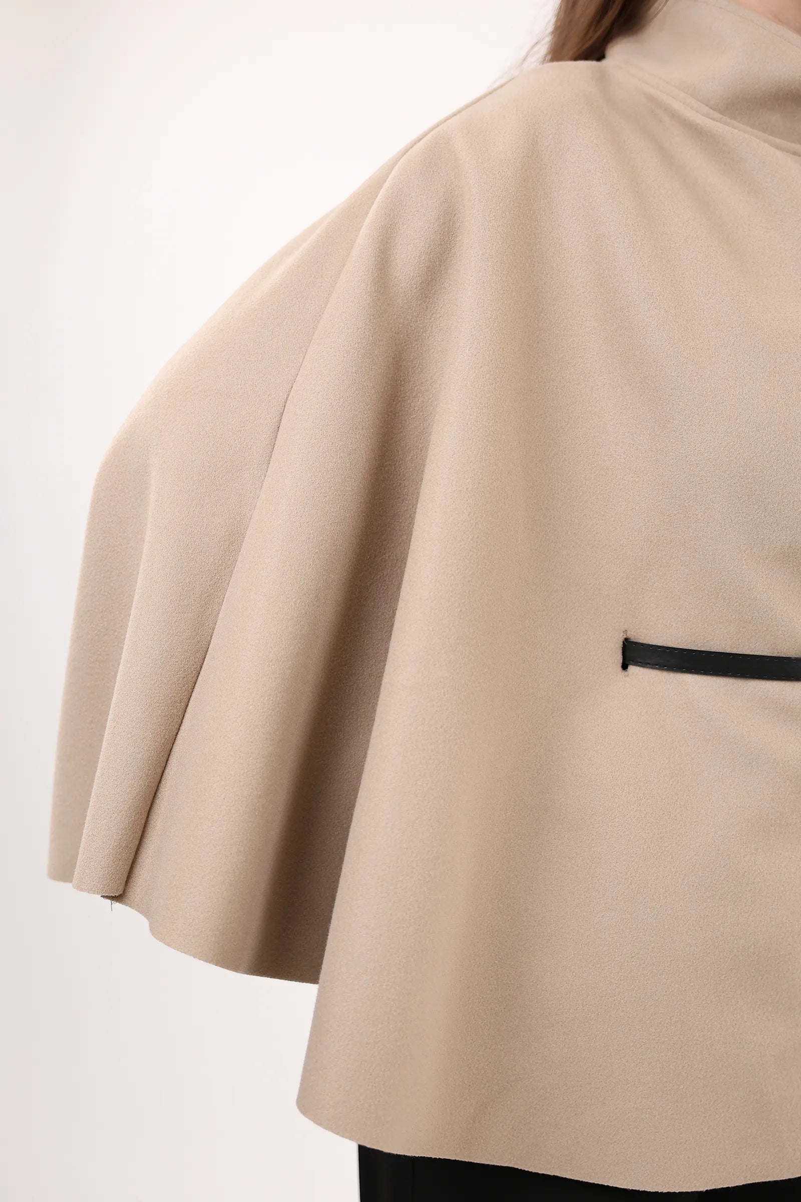 PALLTO BELTED PONCHO