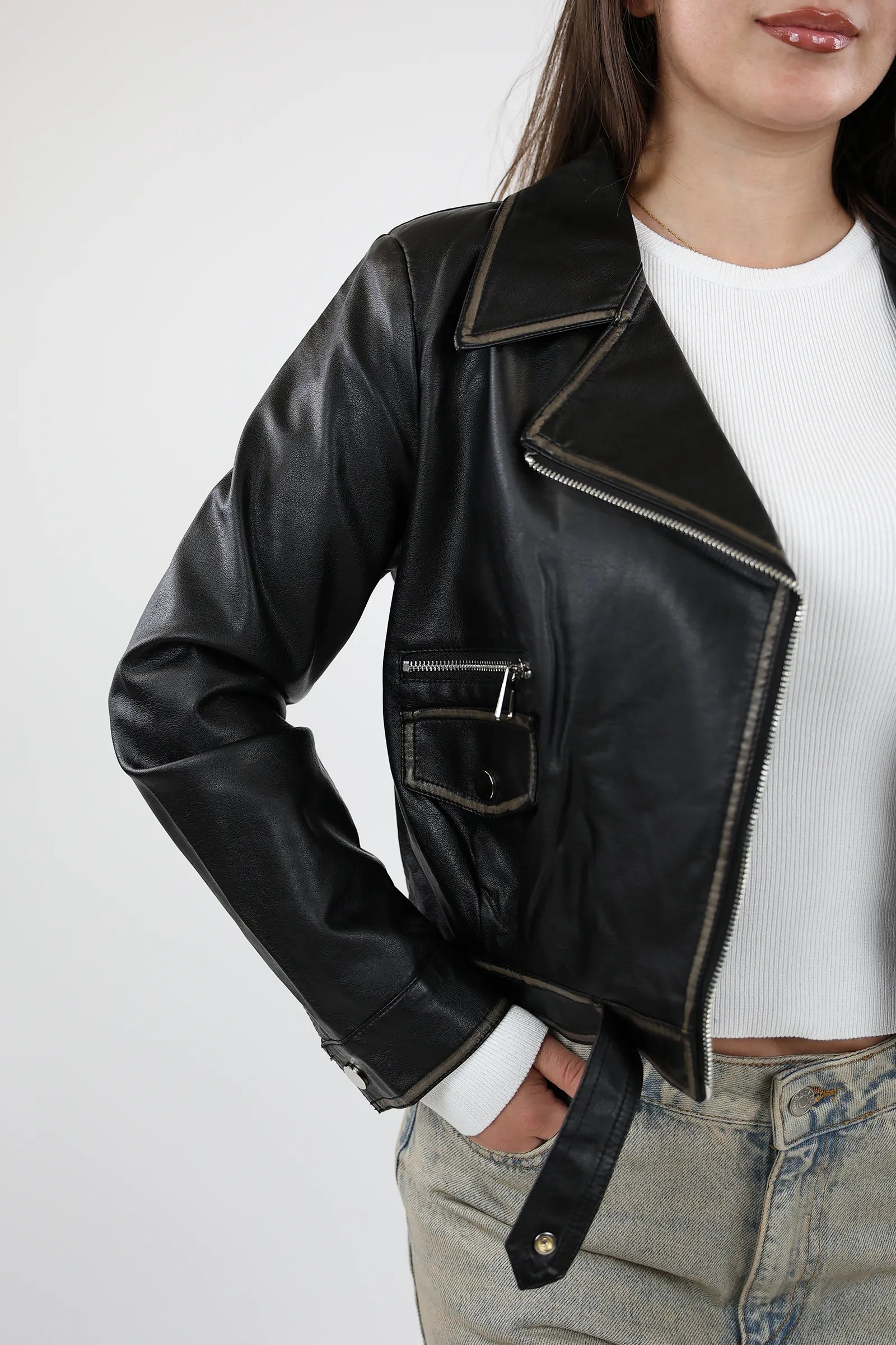 JAKNE LEATHER DETAIL