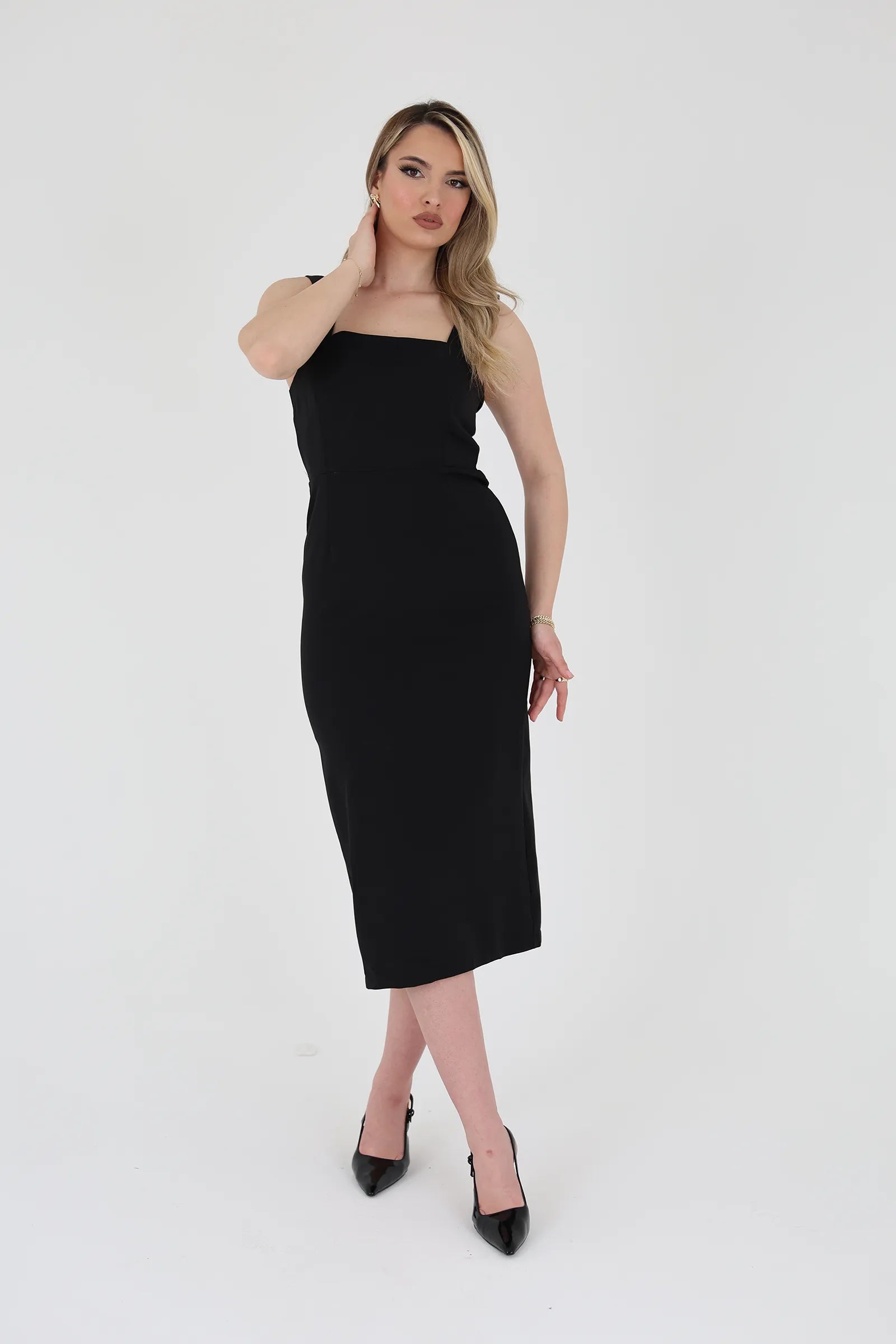 Fustan square neck sheath