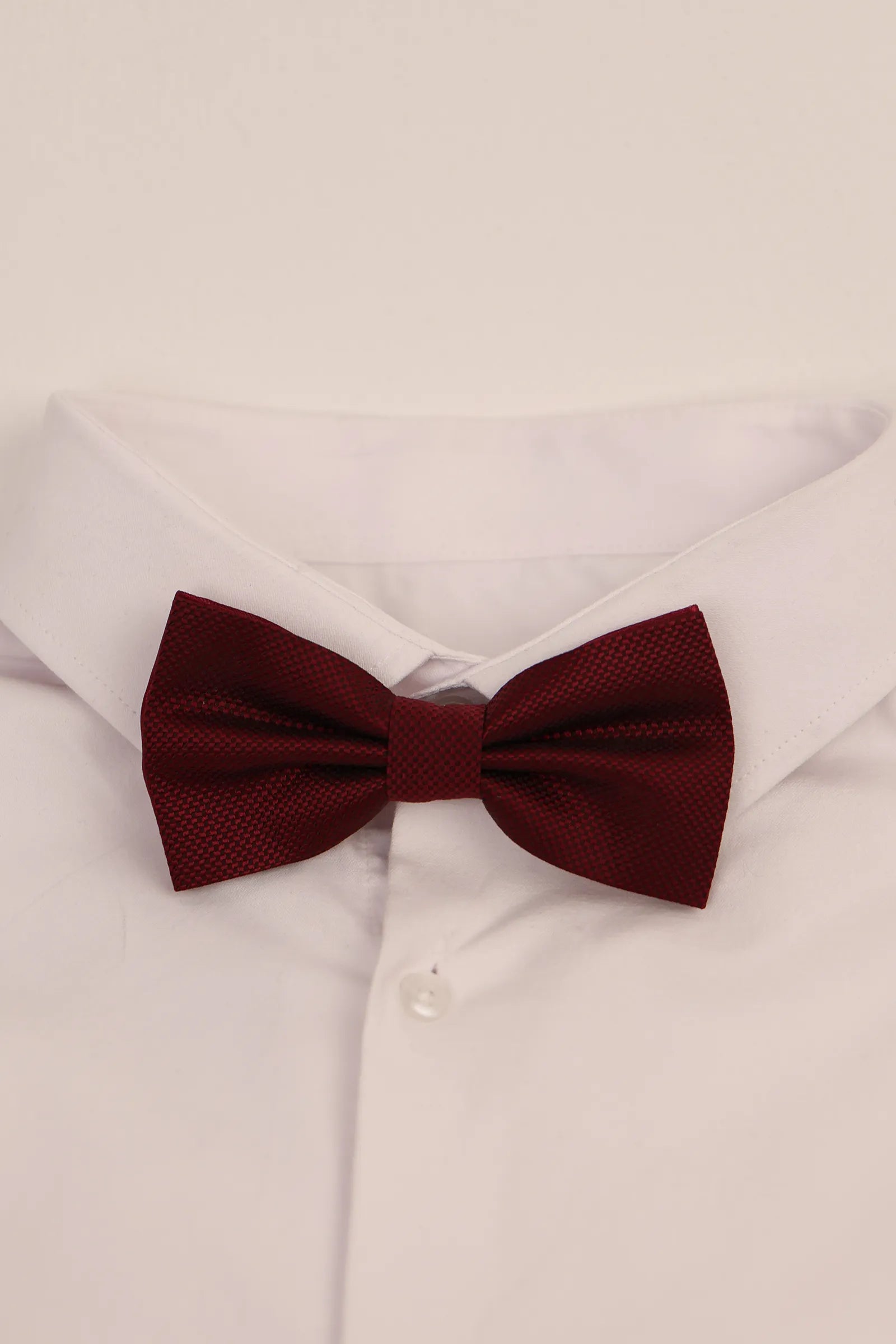Fjongo bow tie