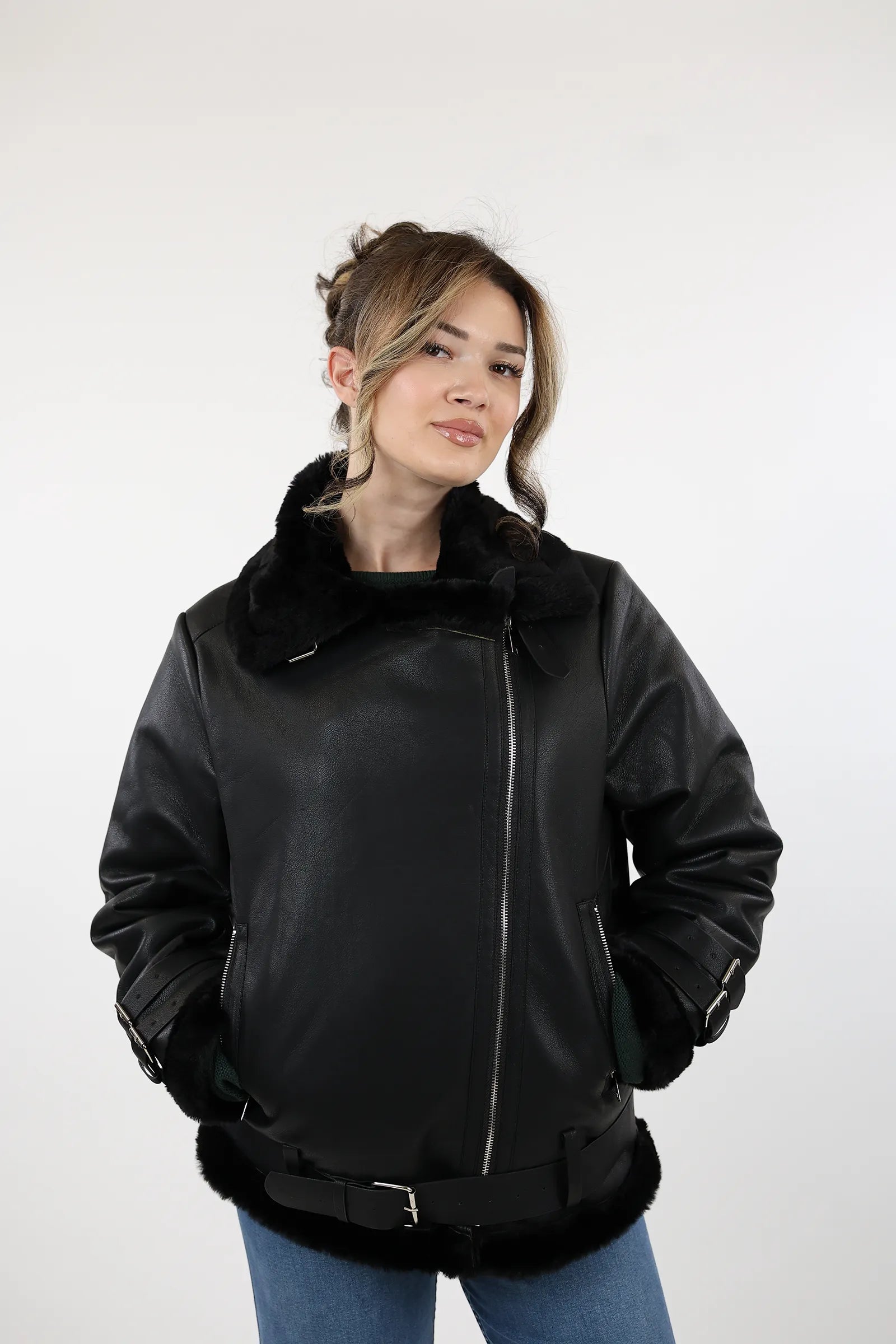 JAKNE BLACK MUST HAVE