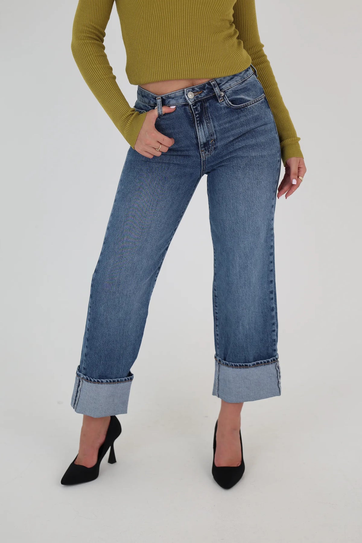 Farmerka rolled cuffs