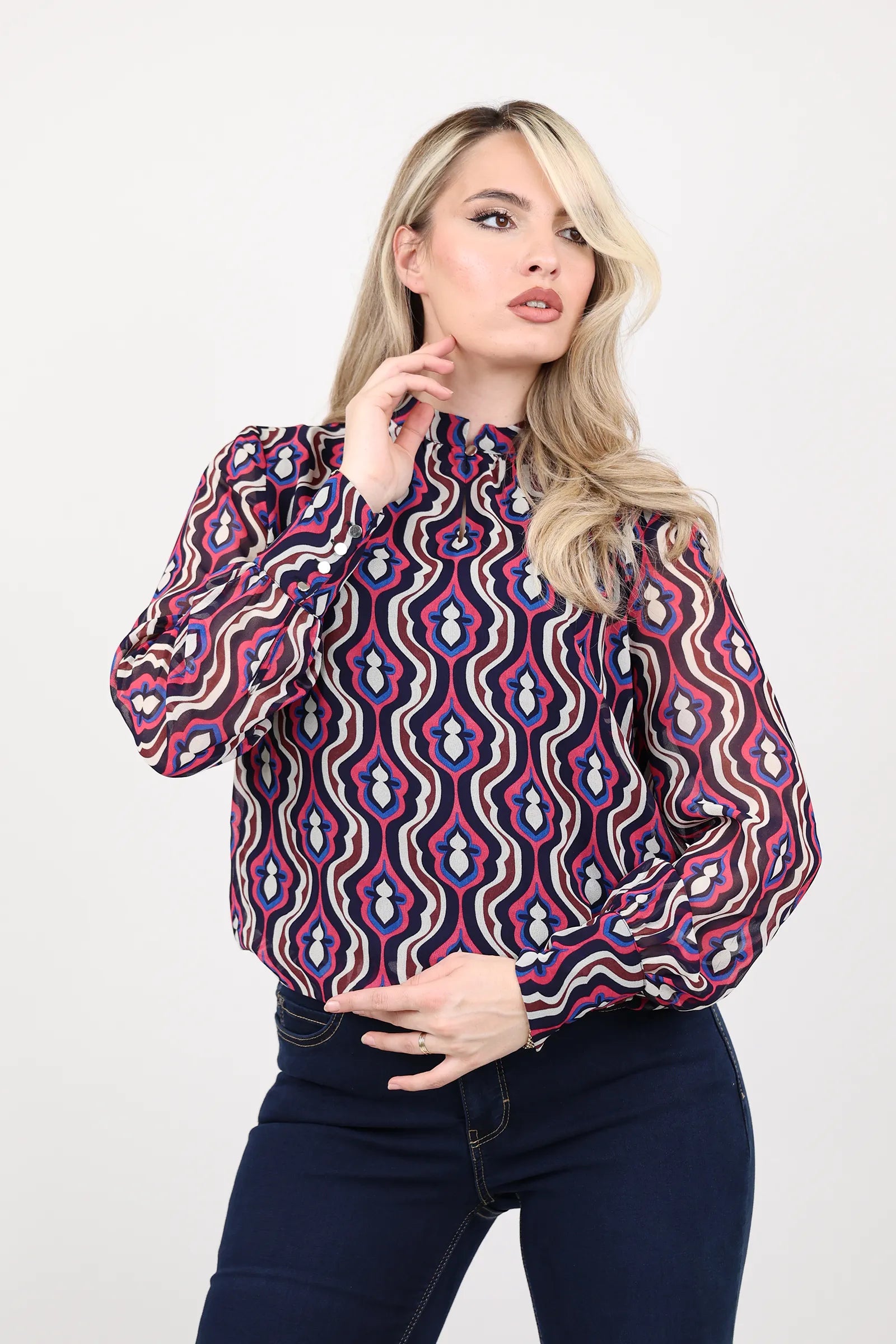 Kemishe retro geometric