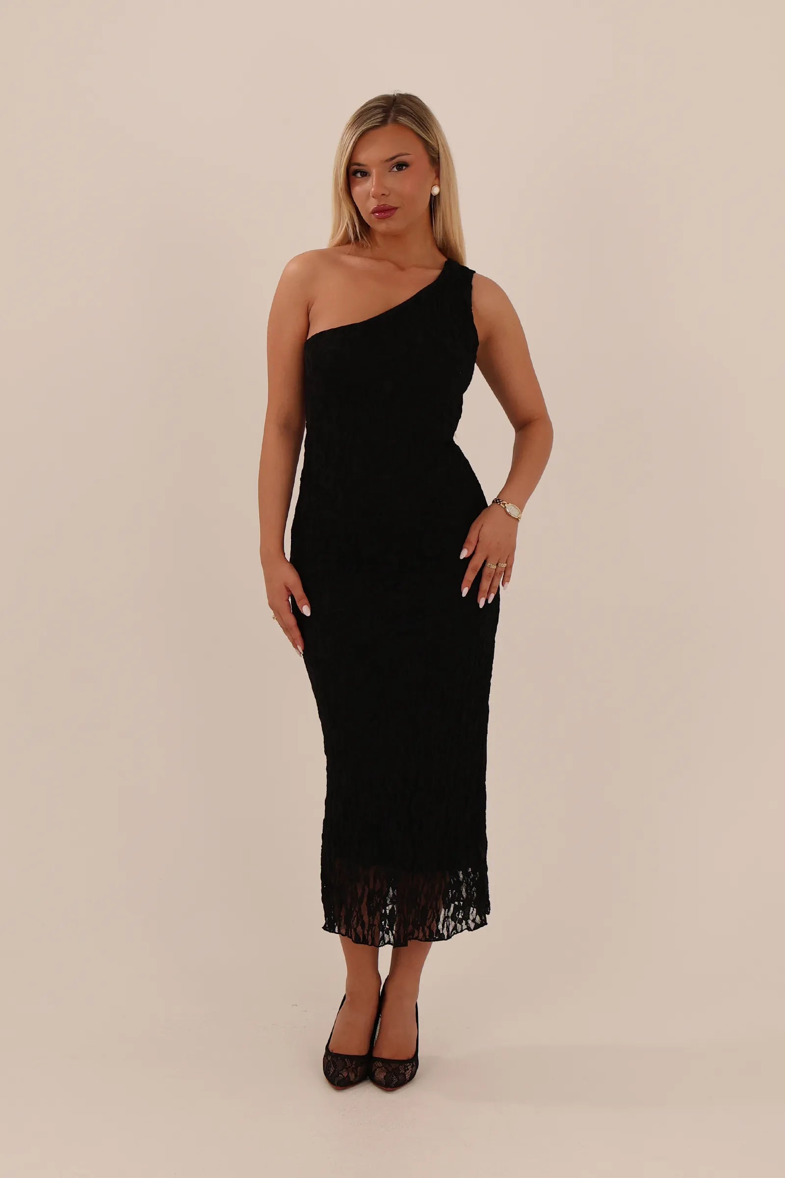 Fustan one-shoulder lace