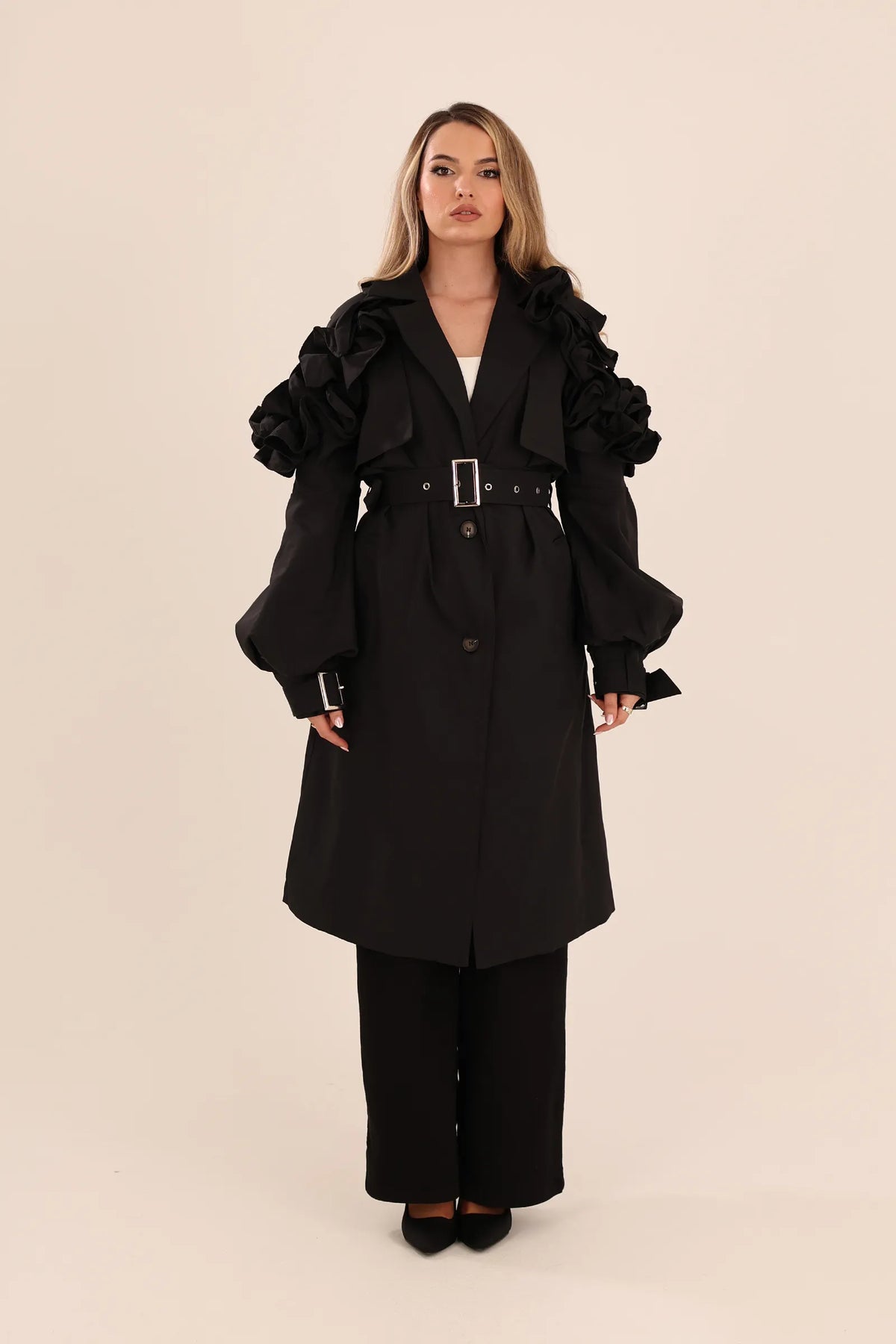 Mantil oversized ruffle