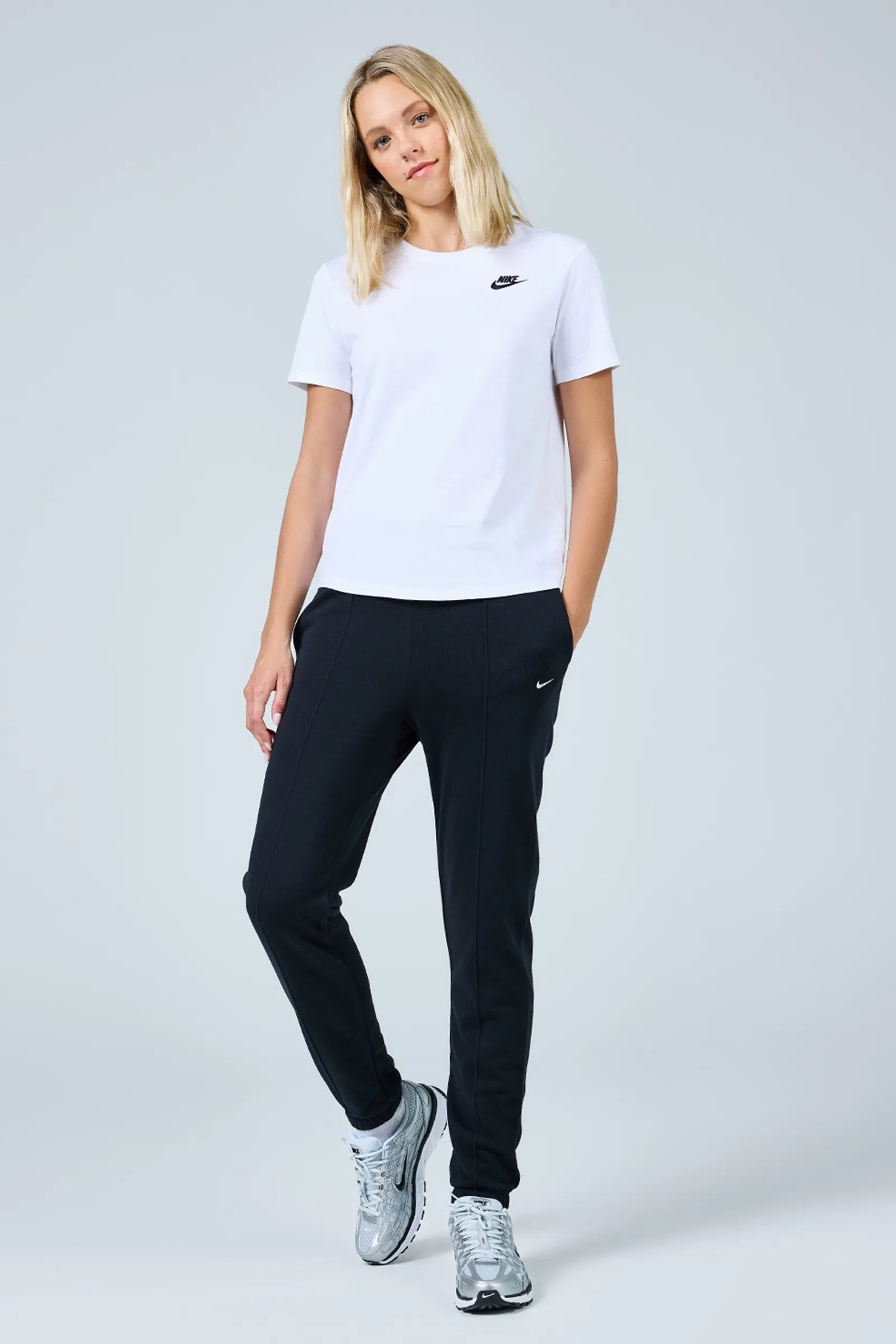 TRENERKA Nike  Chill Terry Slim-Fit French Terry Fabric Women's Black Tracksuit Bottoms