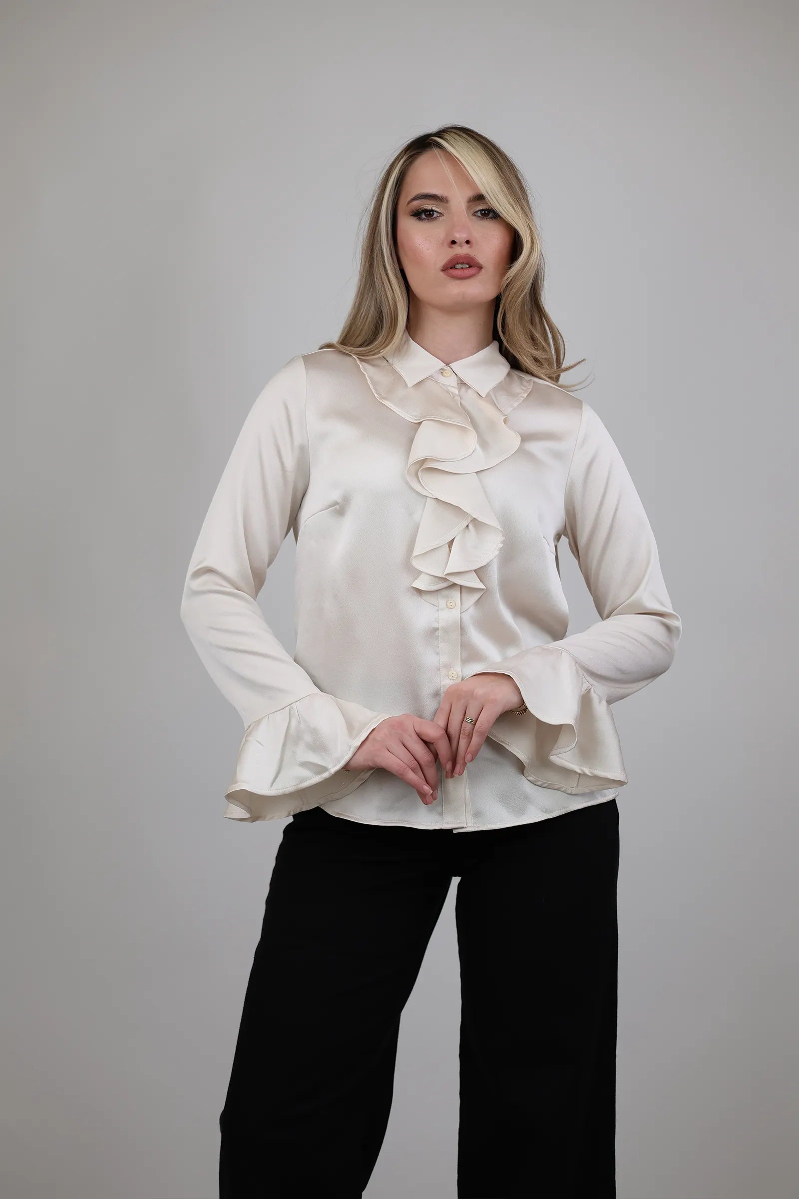 Kemishe ruffle front