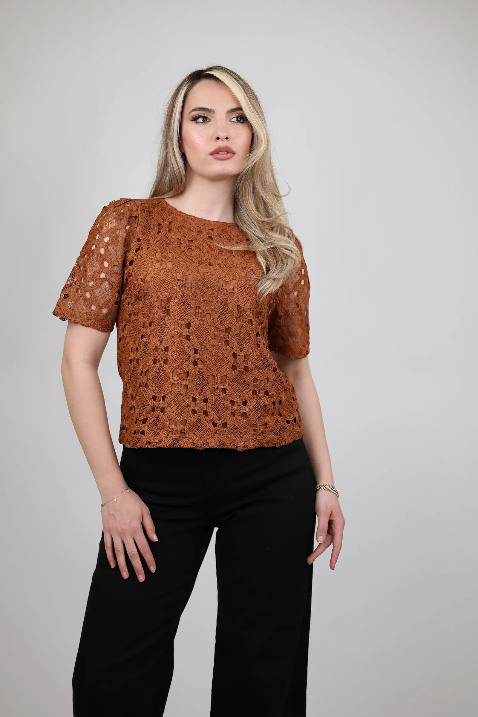 Maice geometric lace