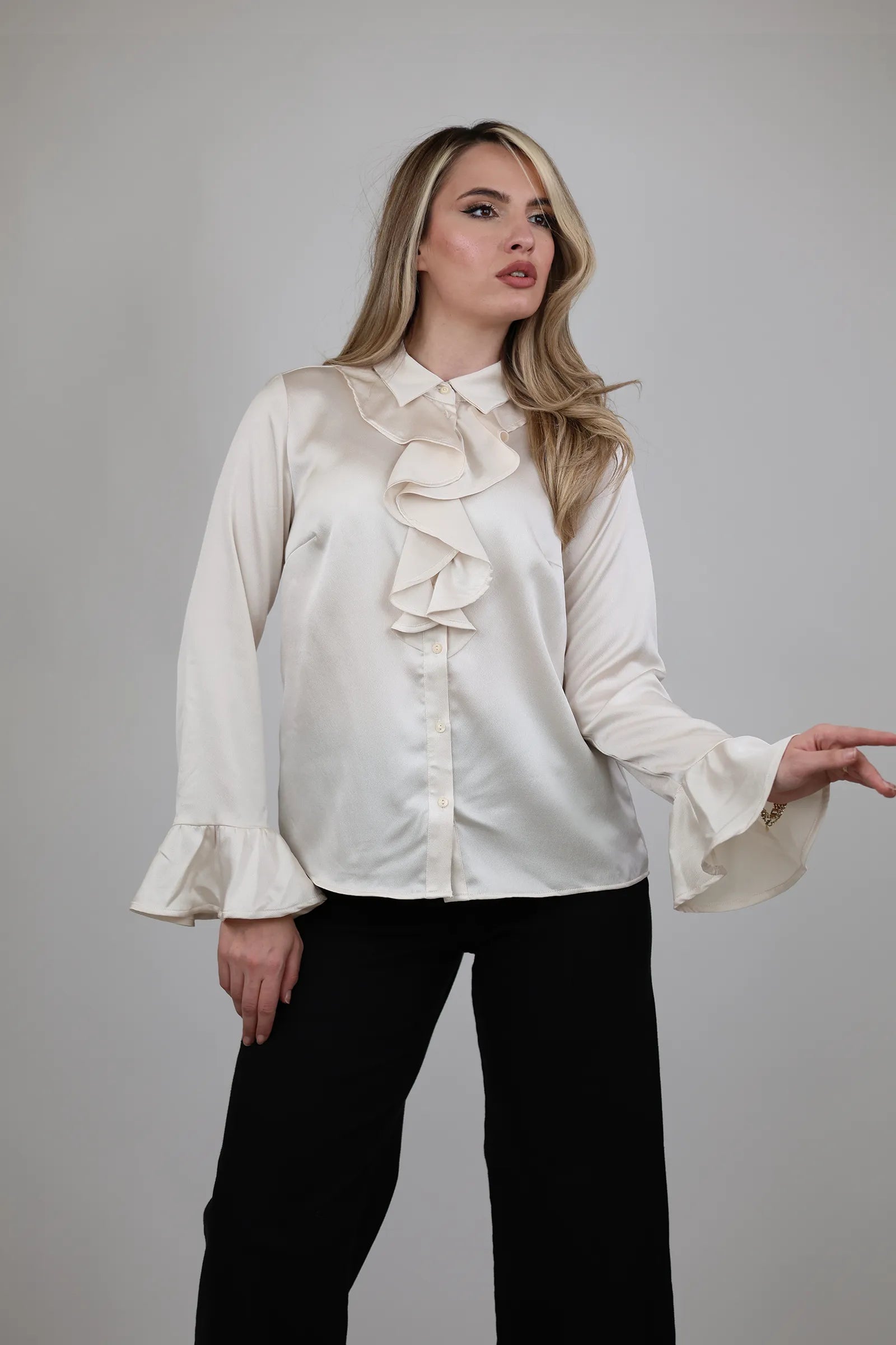 Kemishe ruffle front