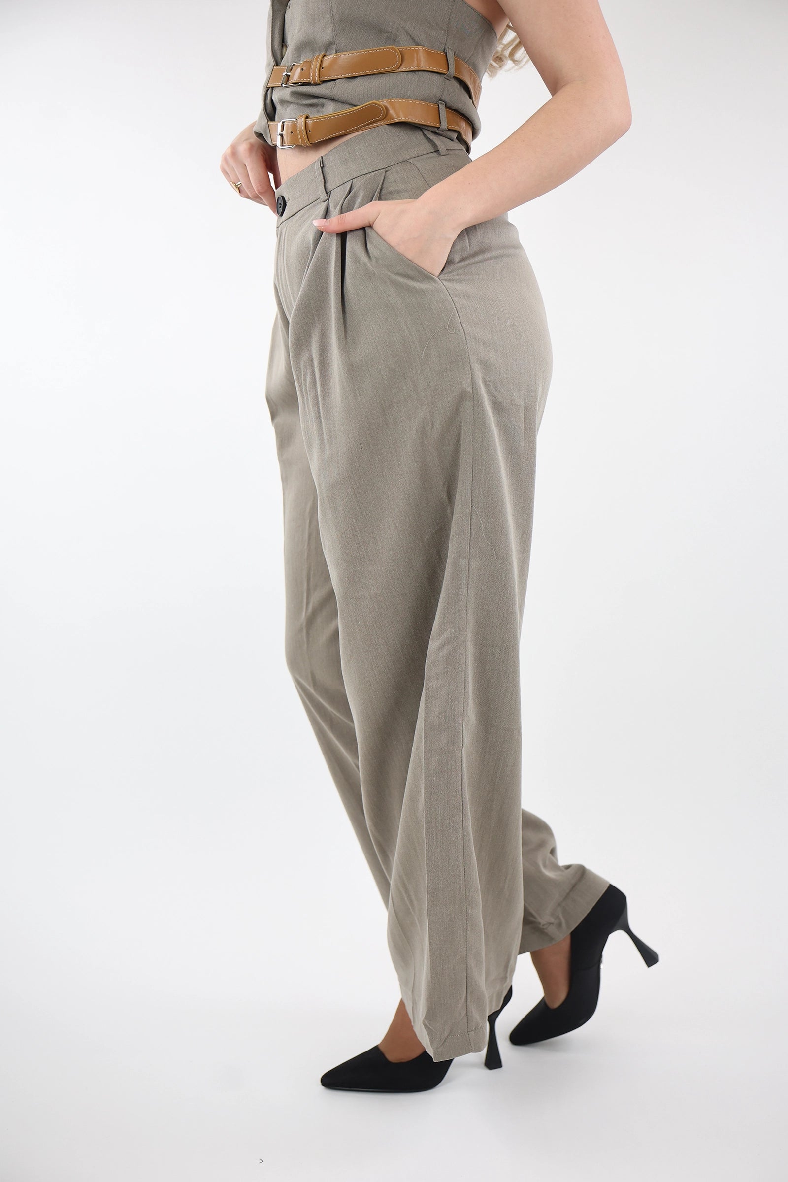 Pantallona pleated ptraight leg