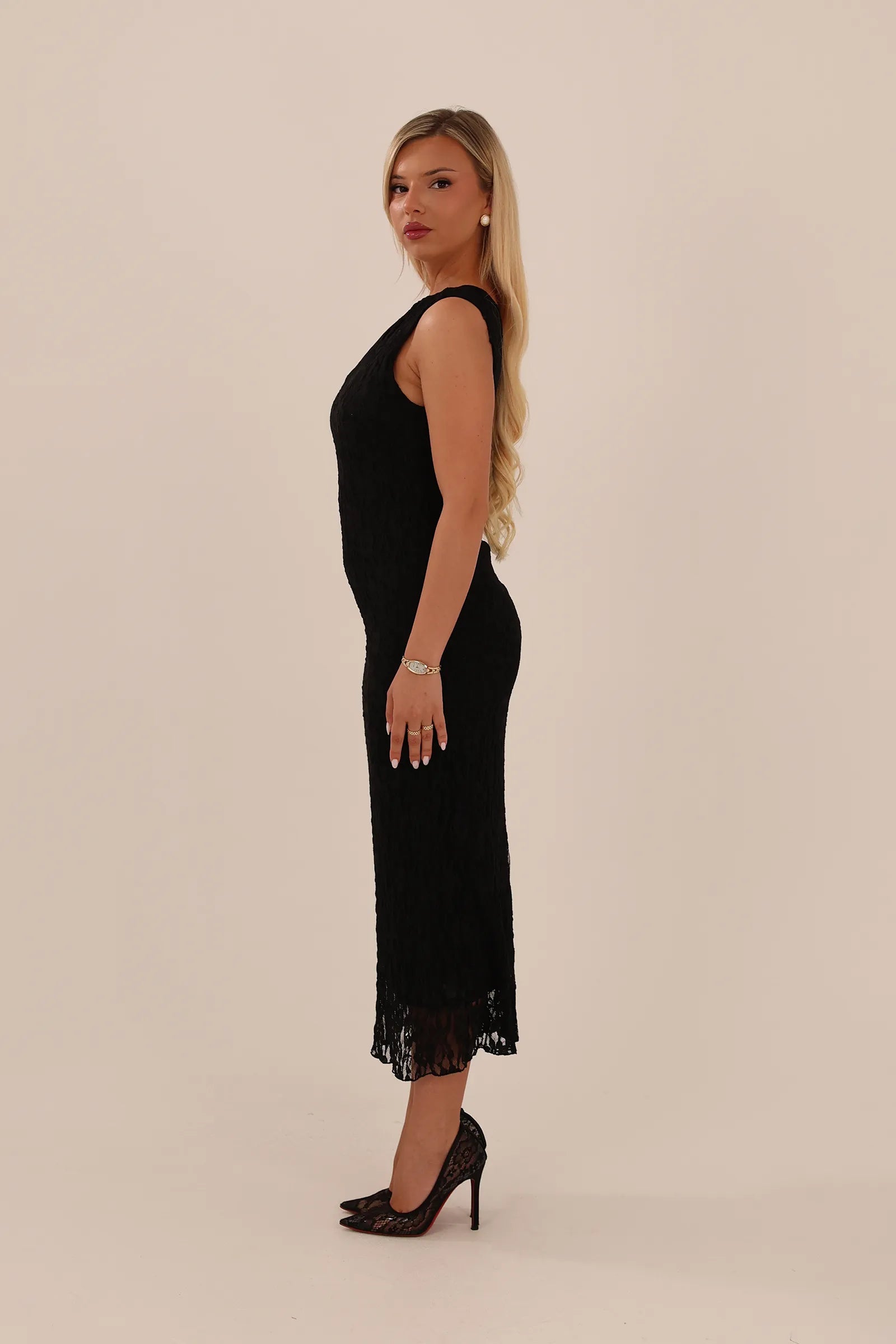 Fustan one-shoulder lace