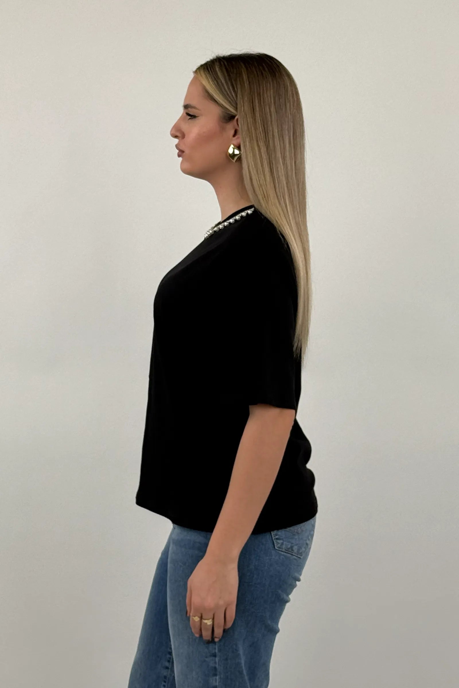 Maice pearl neckline