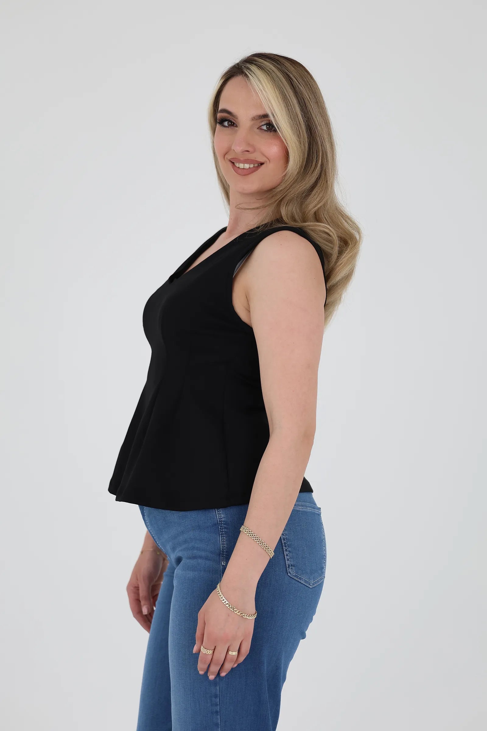 Maice v neck flare