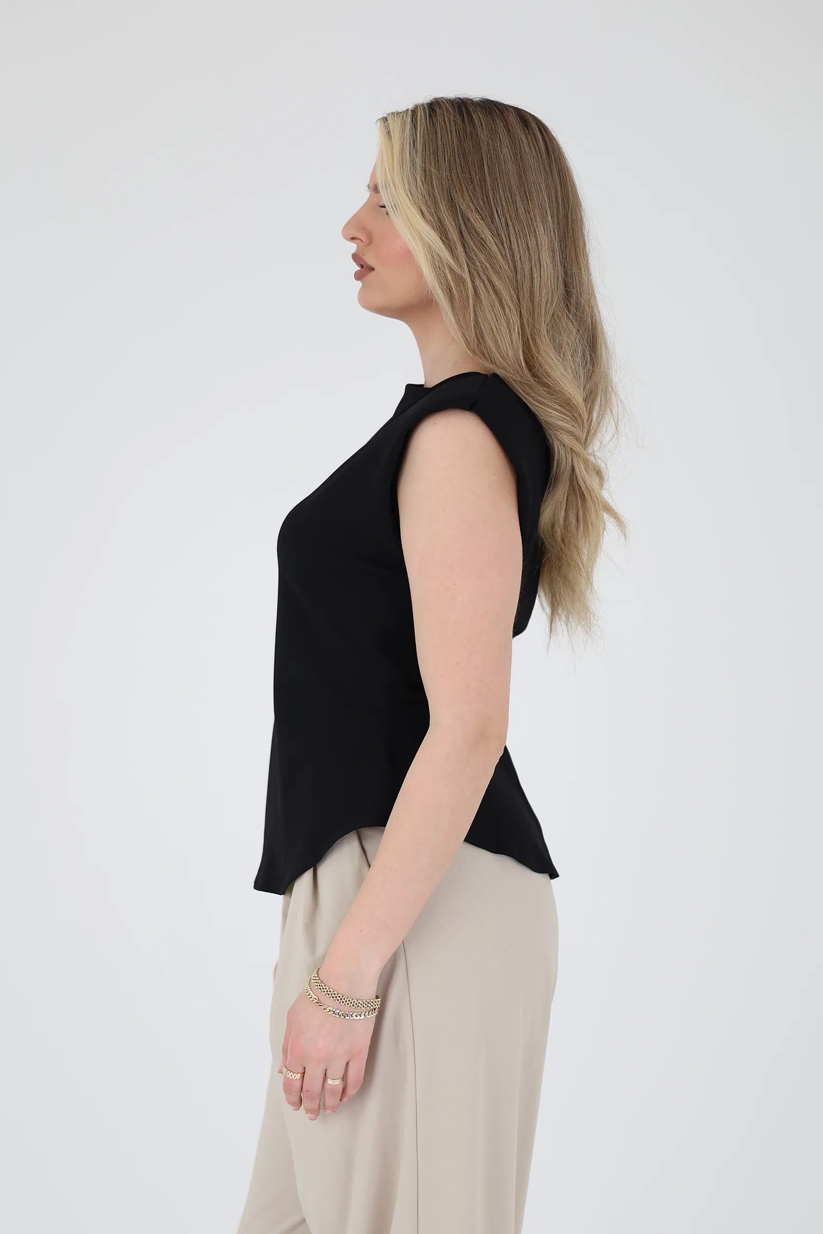 Maice padded shoulder