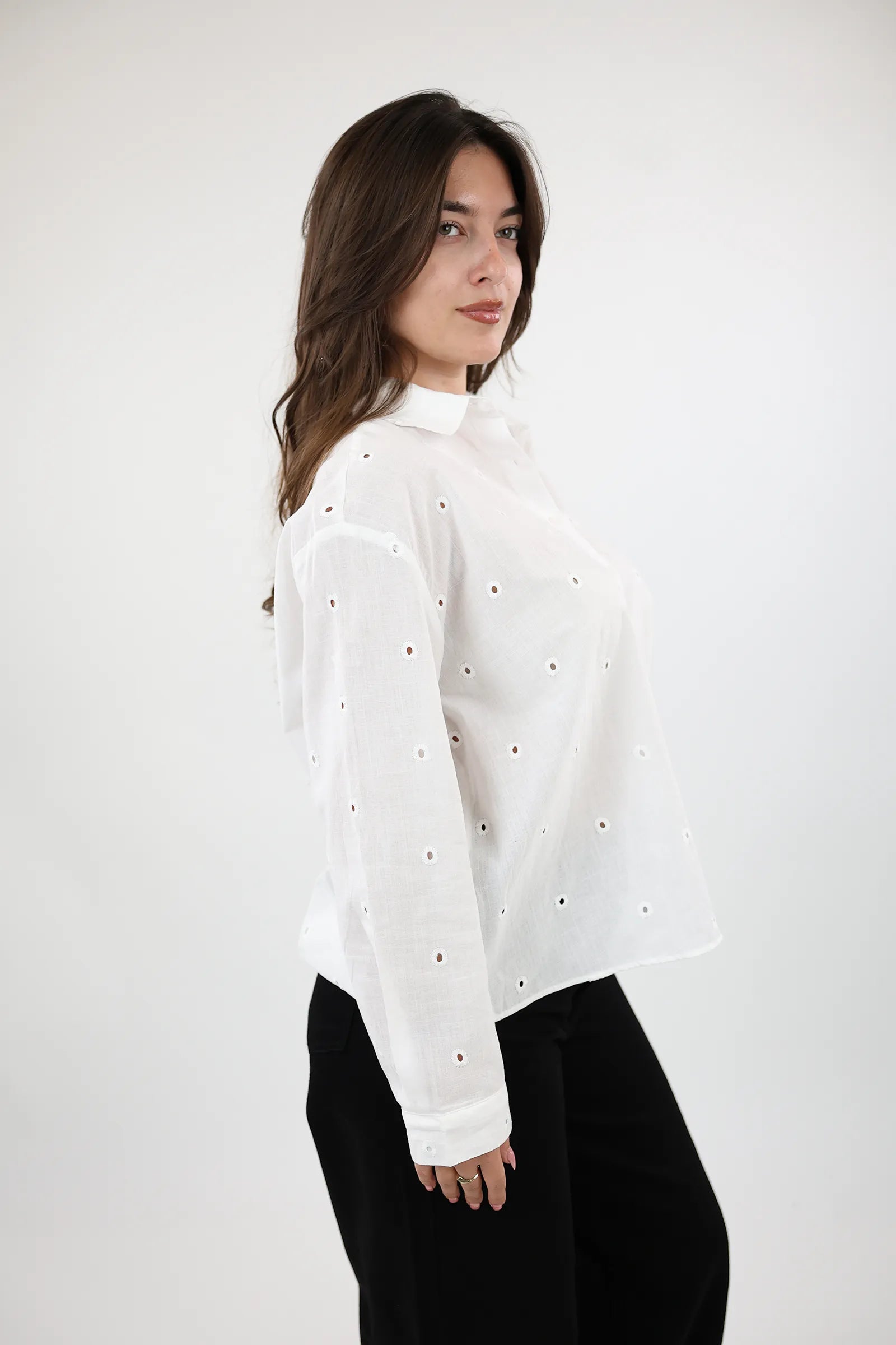 KËMISHË EYELET