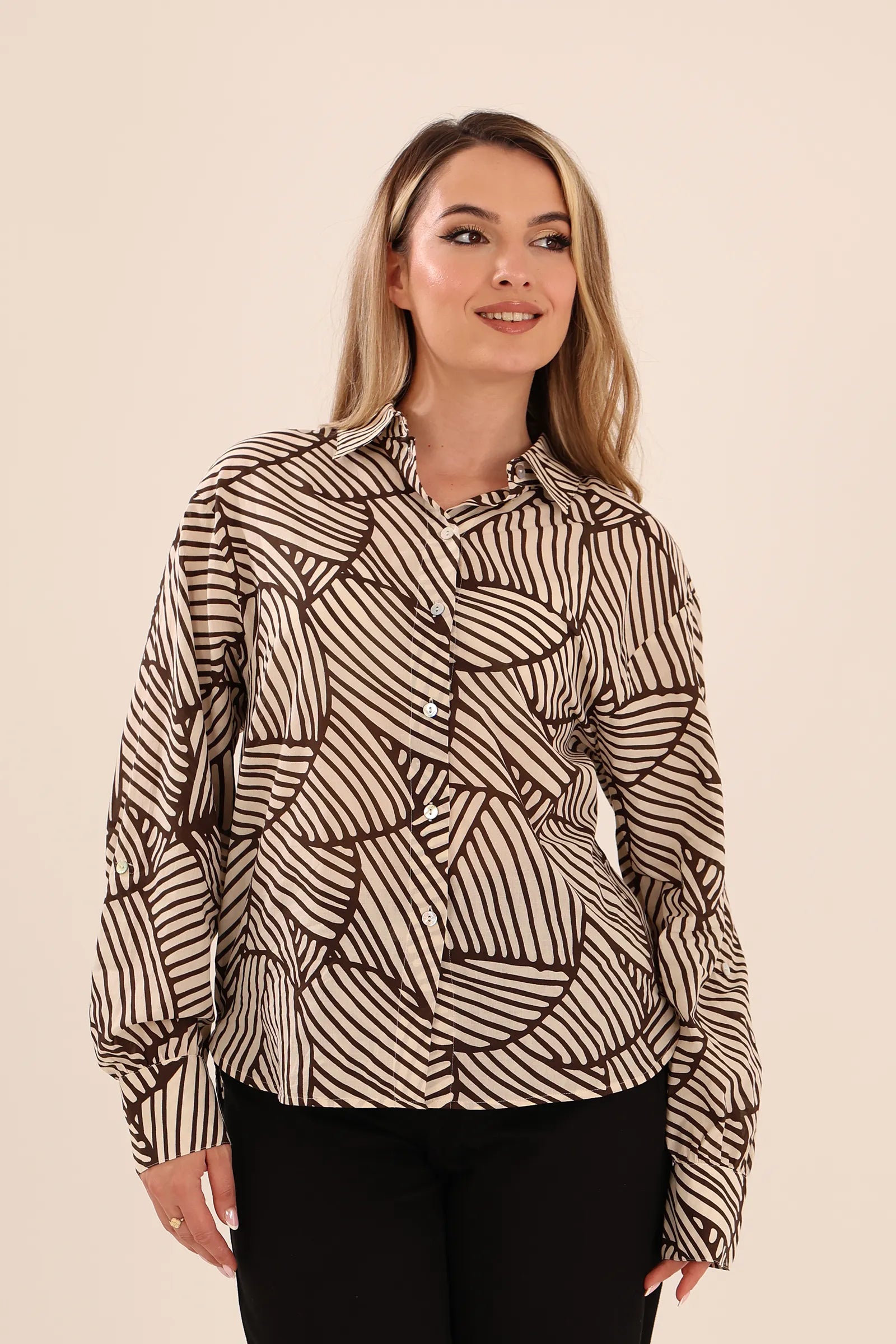 Kemishe line print