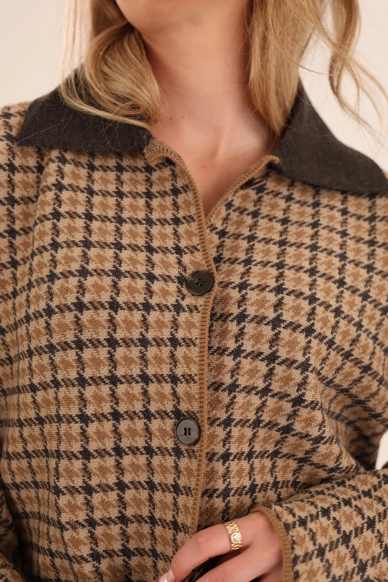 Sako contrast collar