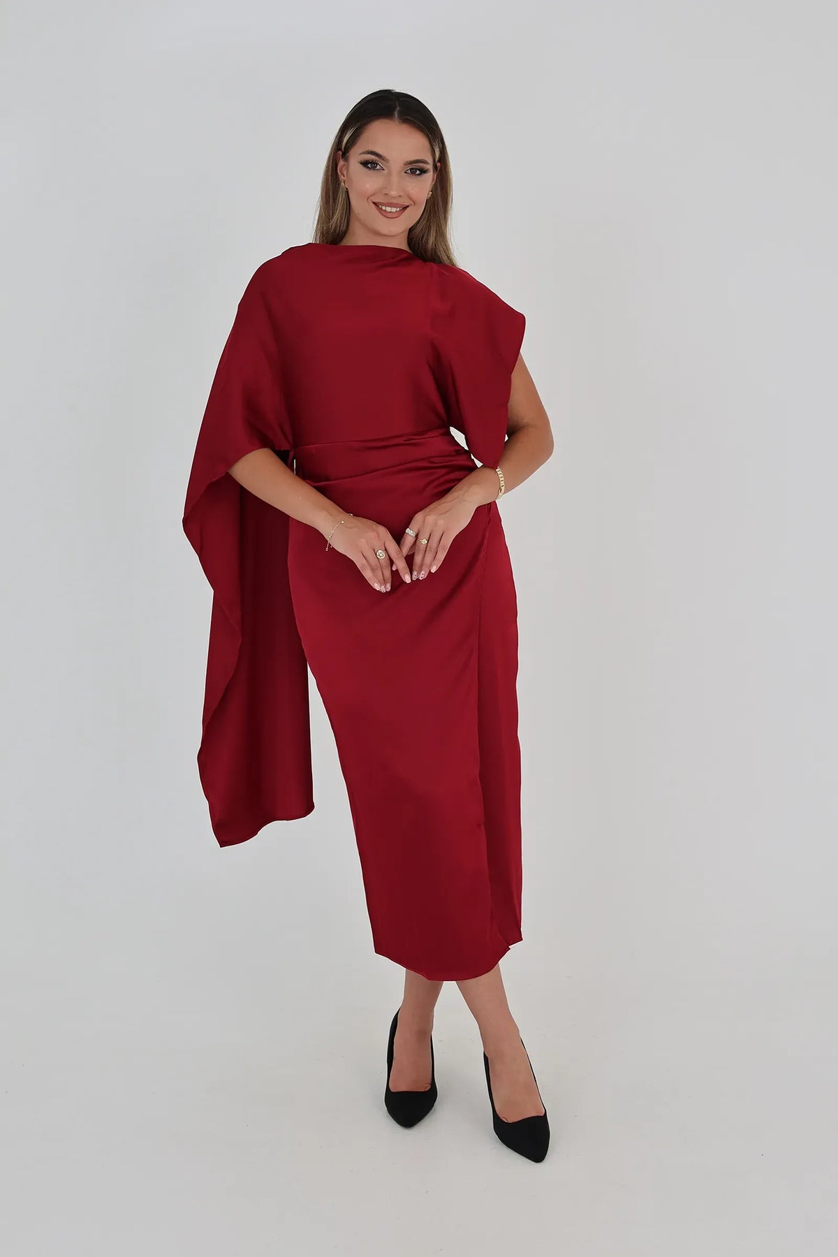 Fustan flowing cape