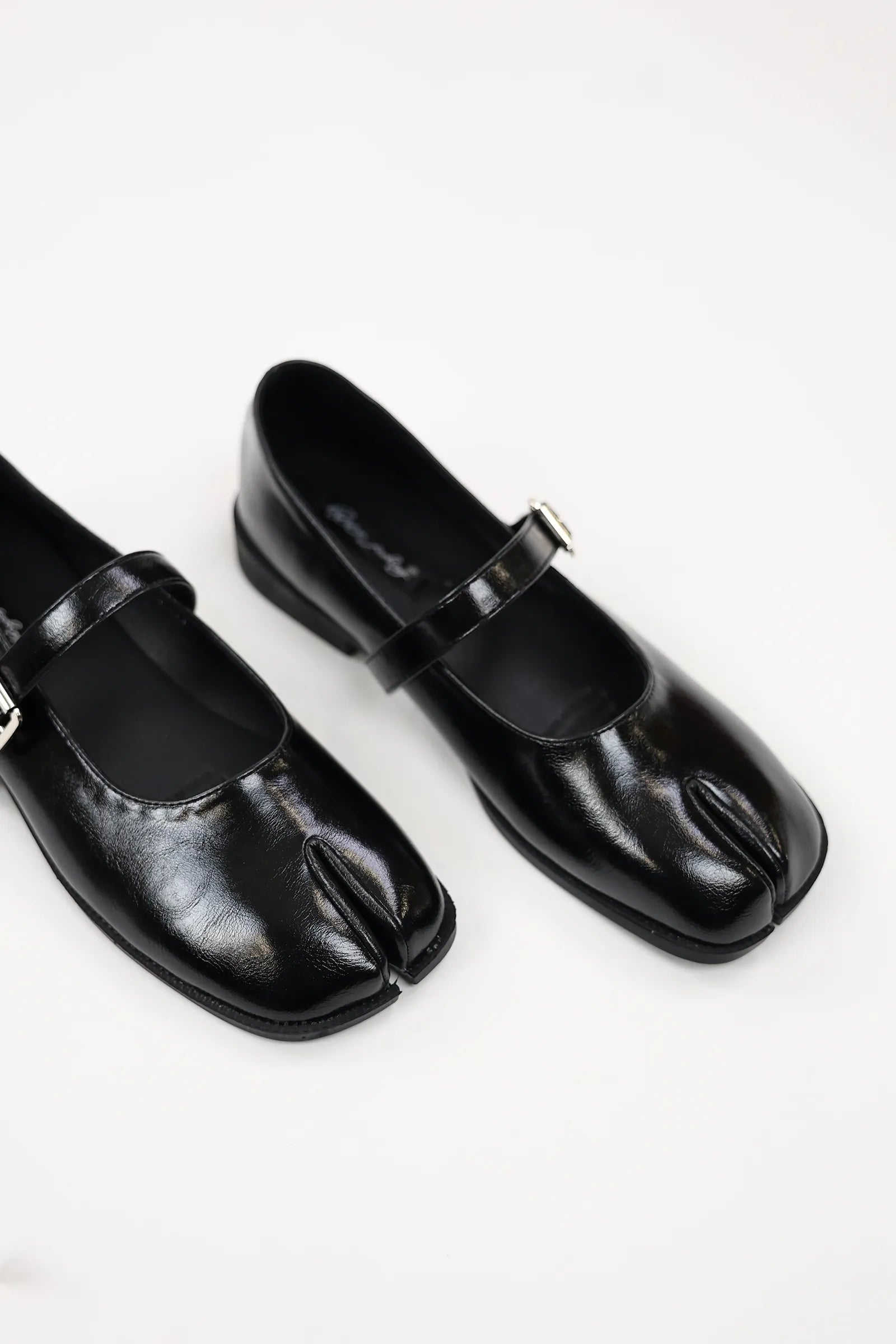 KËPUCË SPLIT TOE