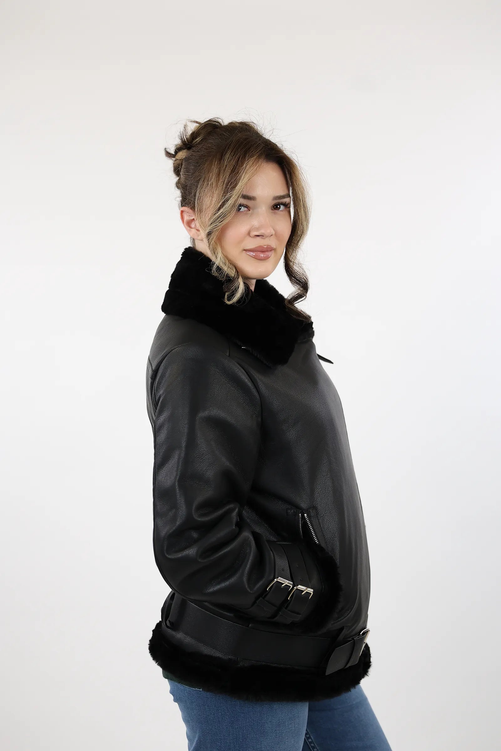 JAKNE BLACK MUST HAVE