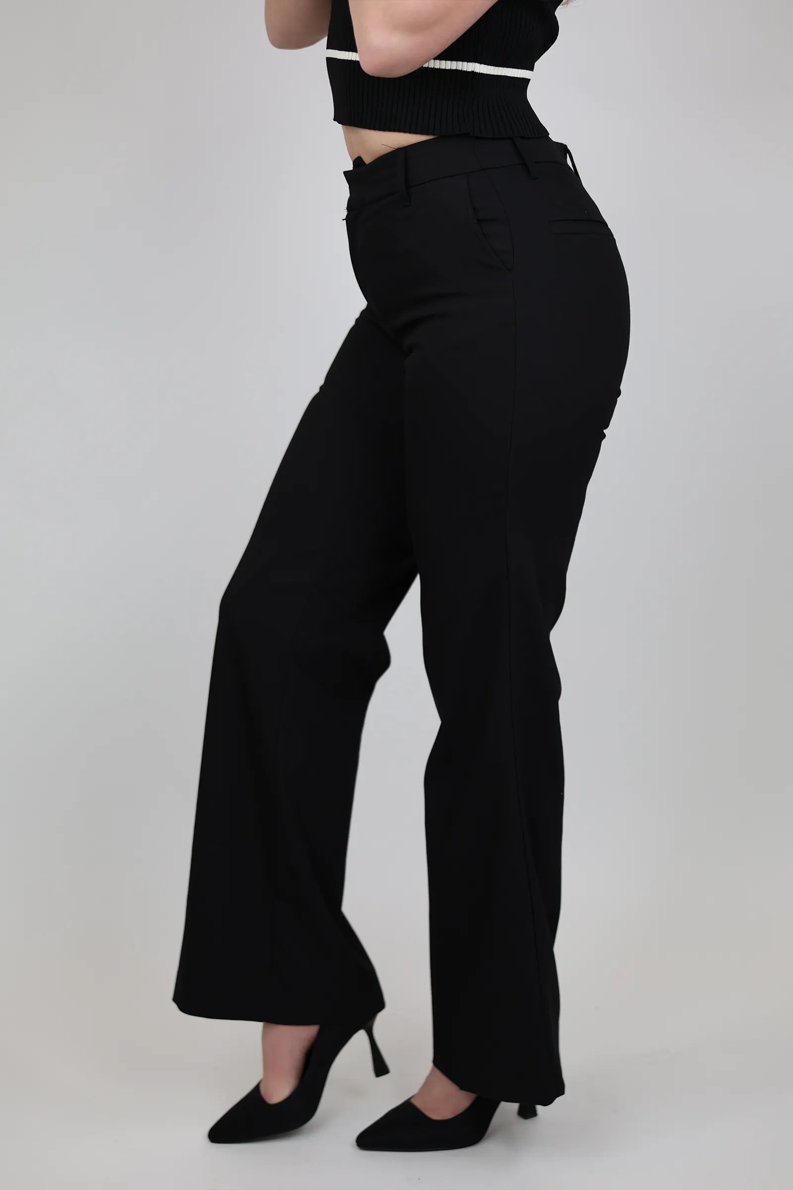Pantallona bootcut