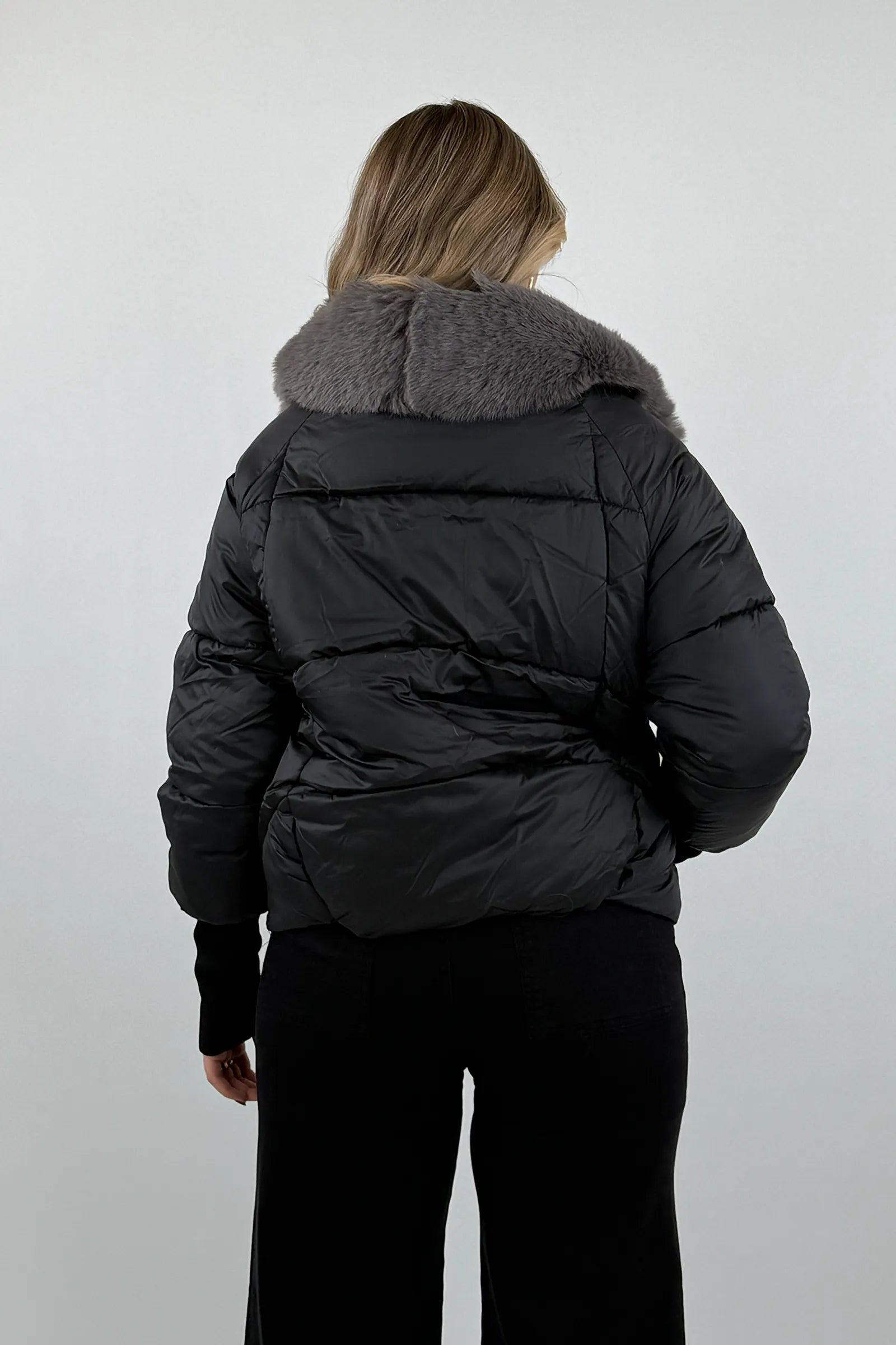 JAKNE  Cropped Belted Puffer