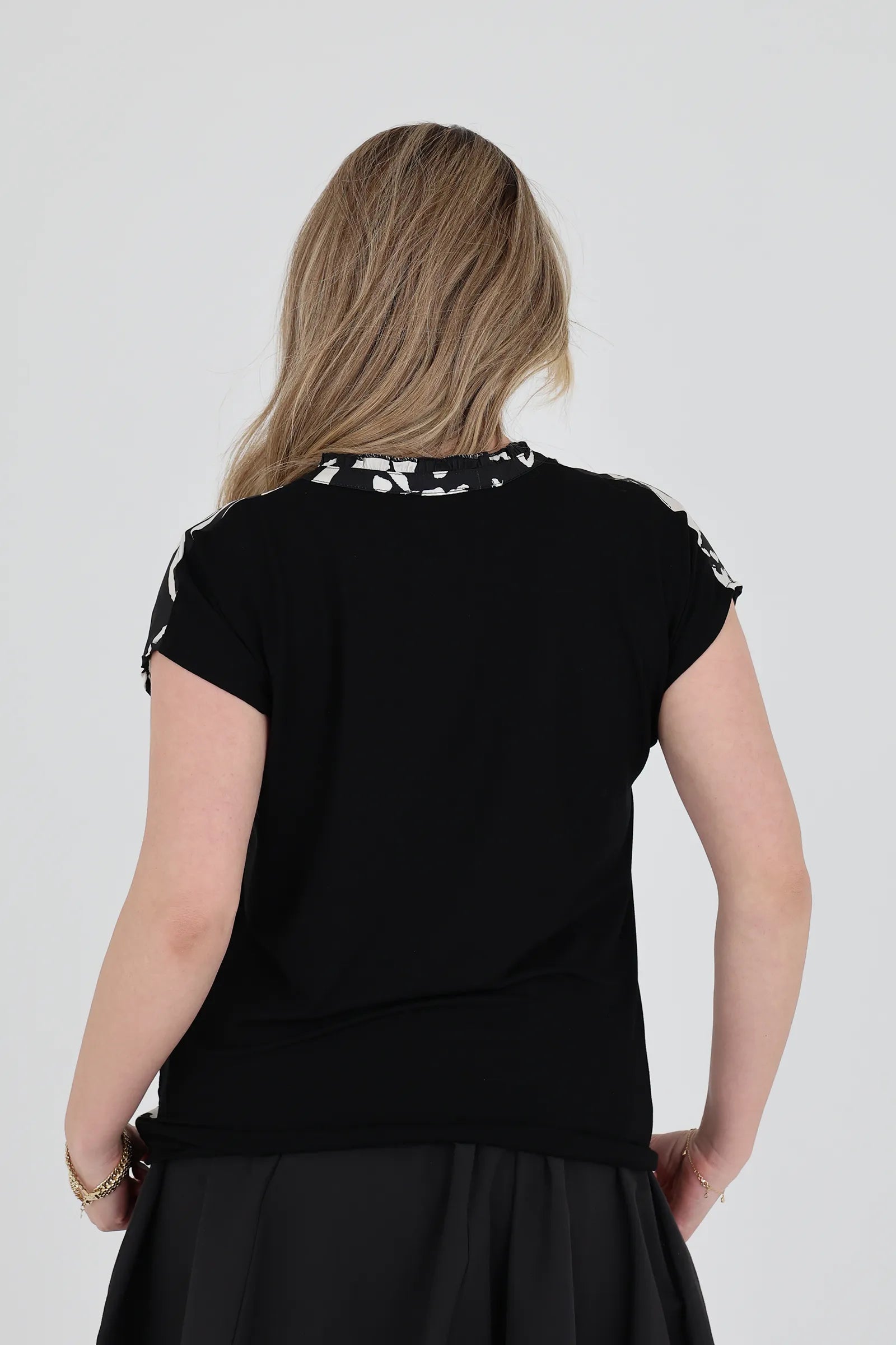 Maice ruffle neck