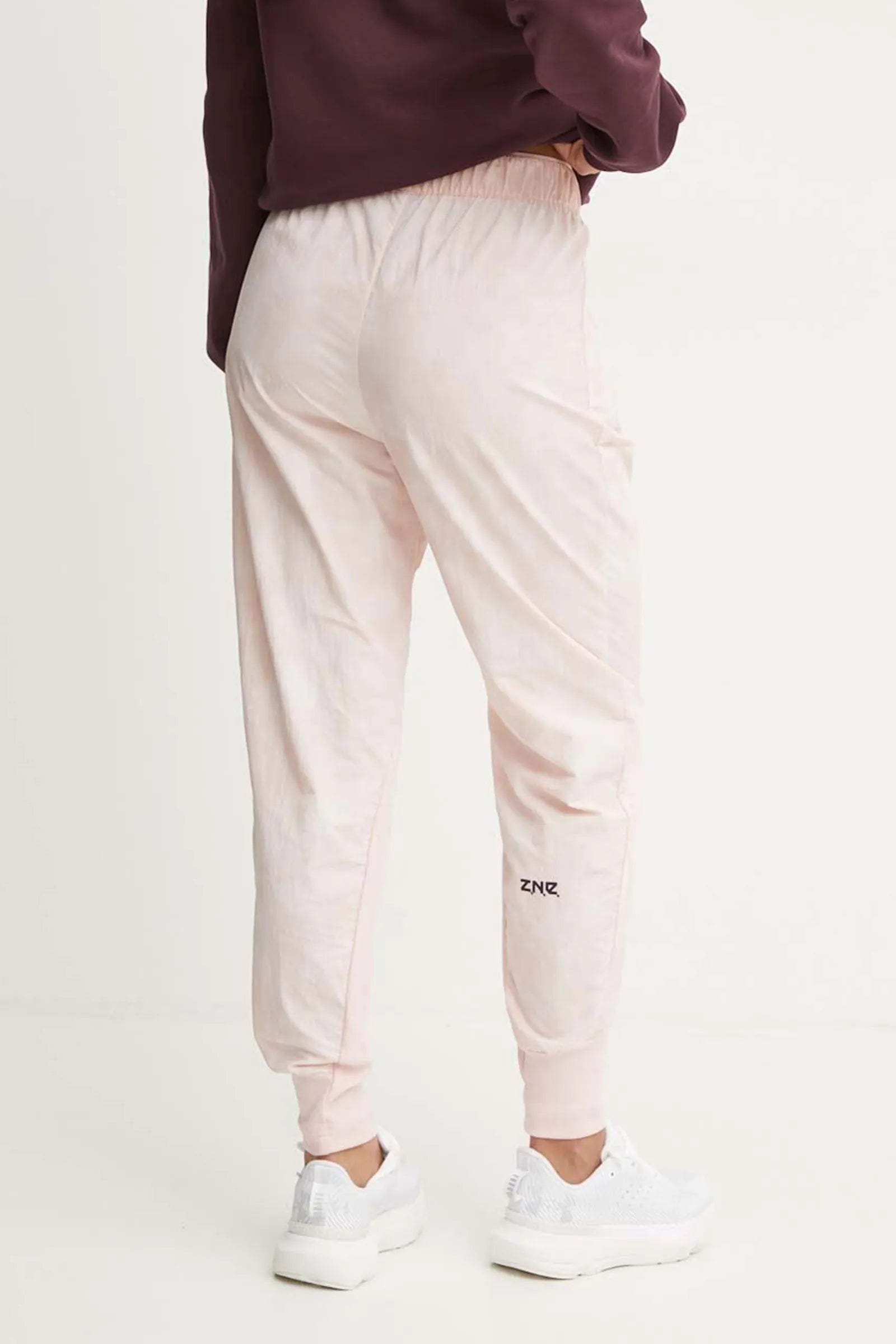 trenerka Adidas W ZNE WVN PT IW7734 PINK IW7737