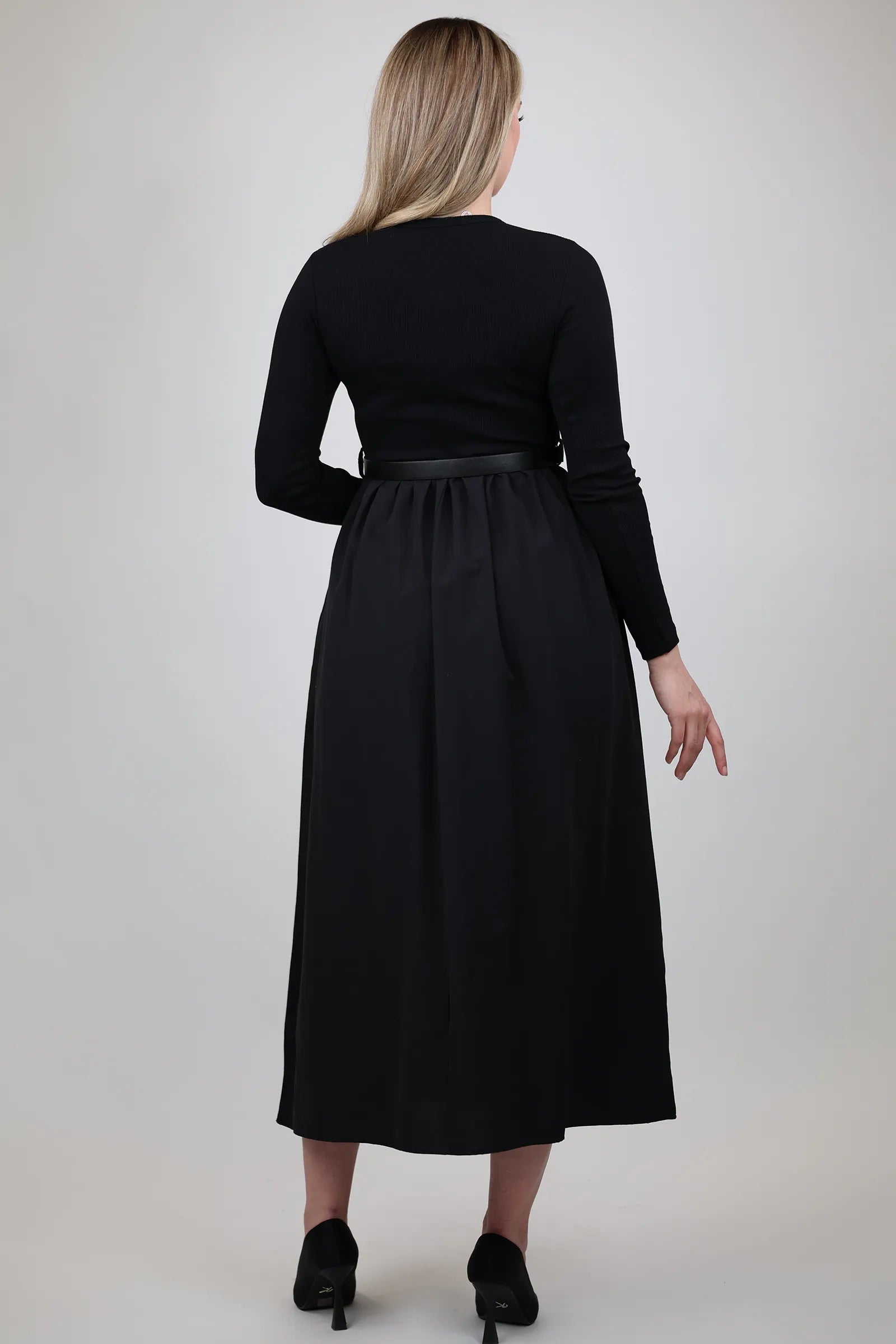 Fustan work to evening