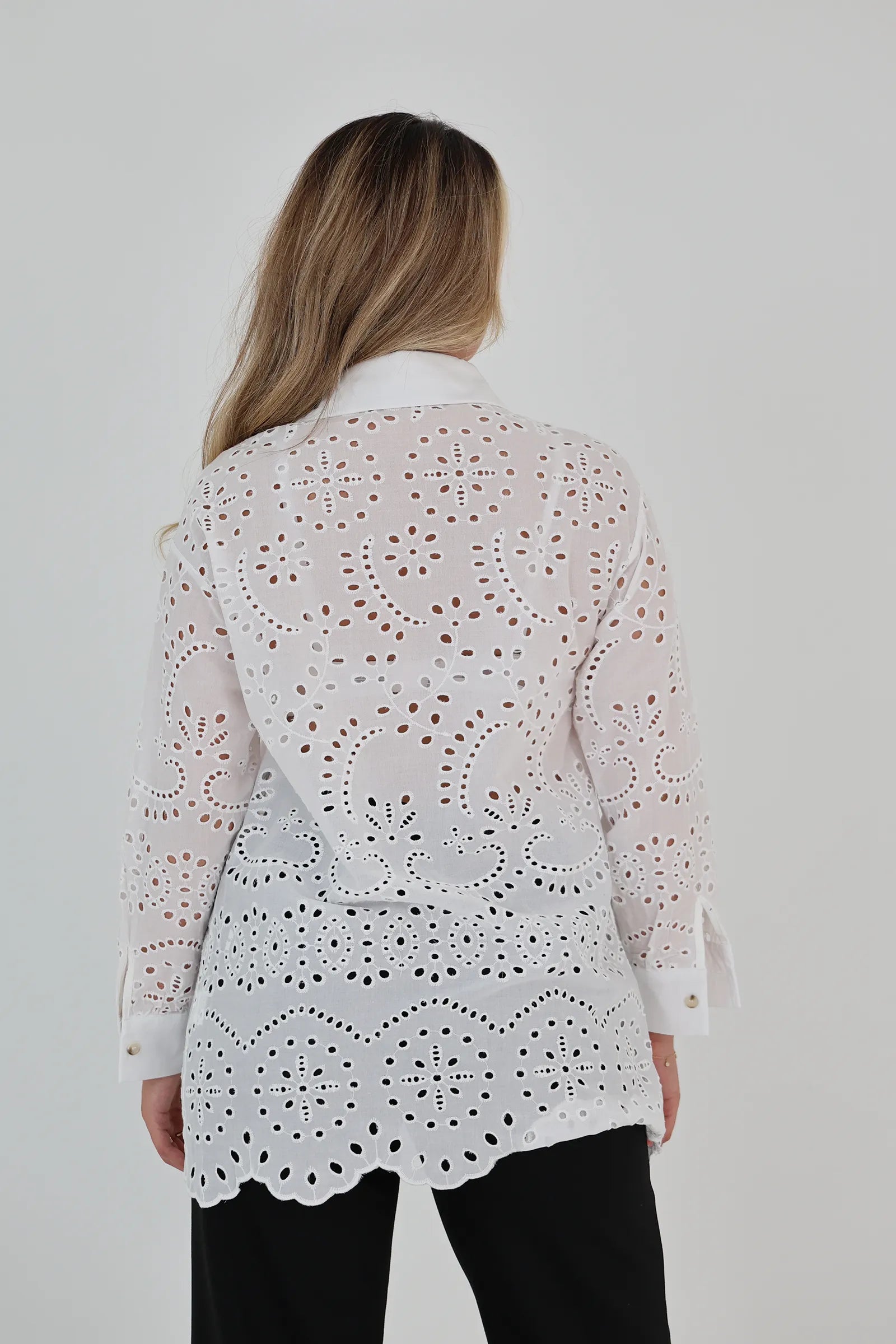 Kemishe peekaboo lace