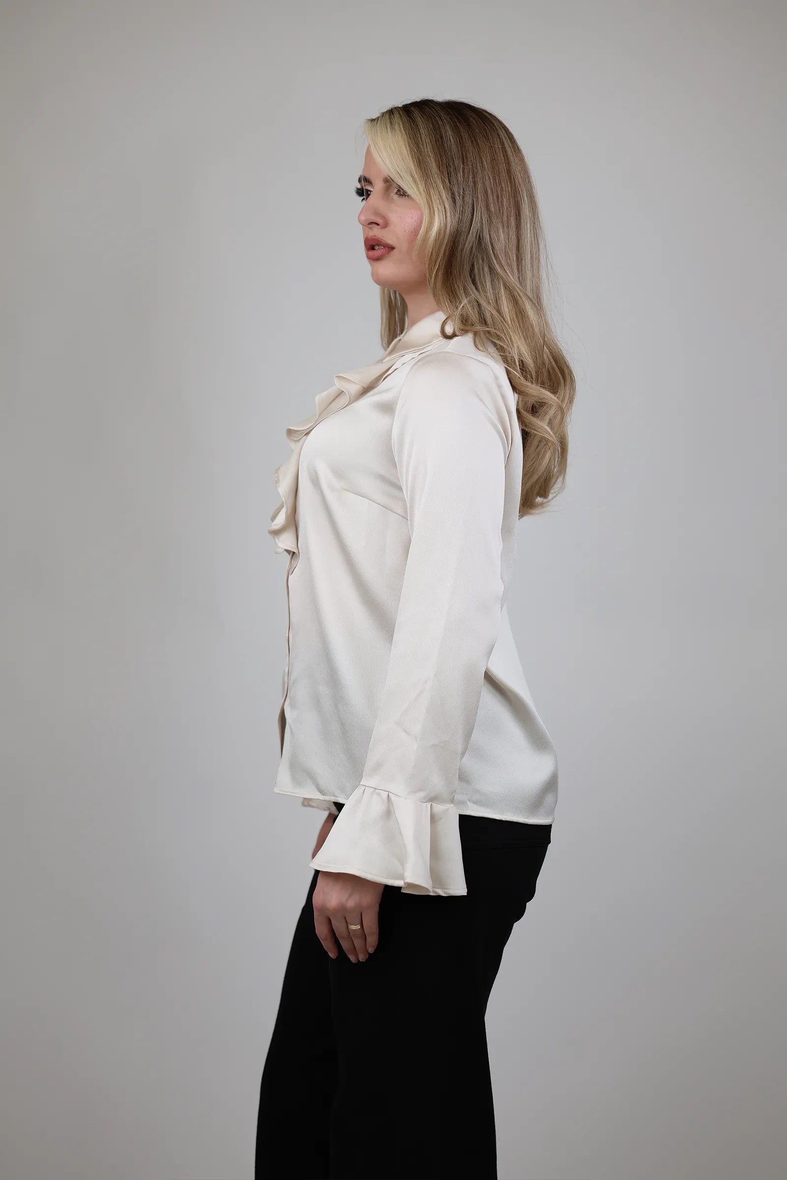 Kemishe ruffle front