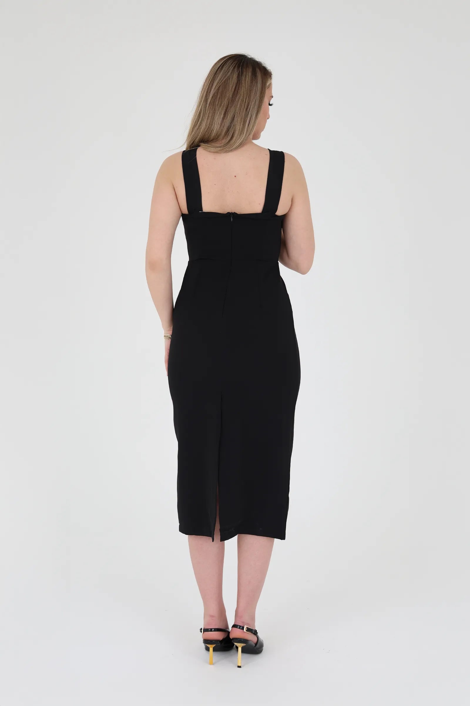 Fustan square neck sheath