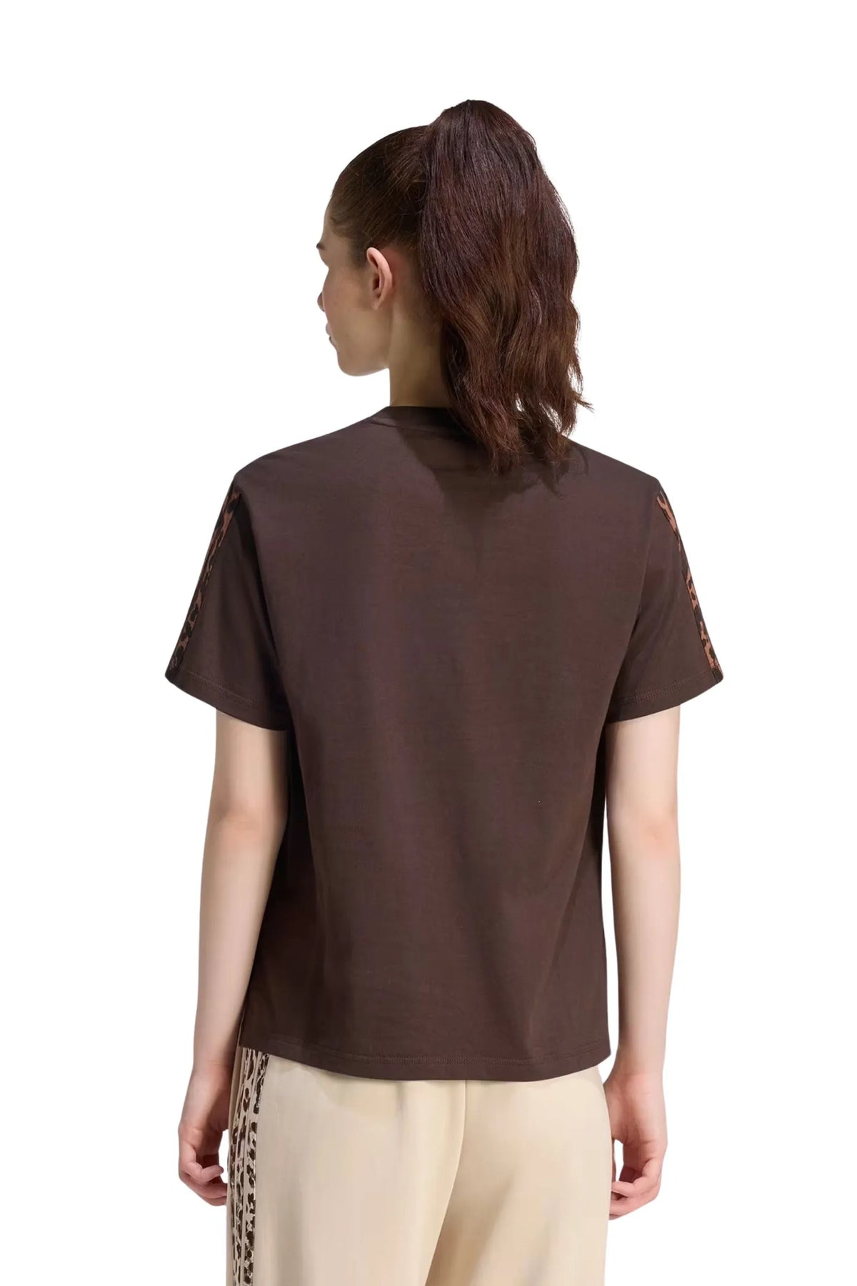 Maice adidas remera seasonal essentials animal print 3 tiras KV9298