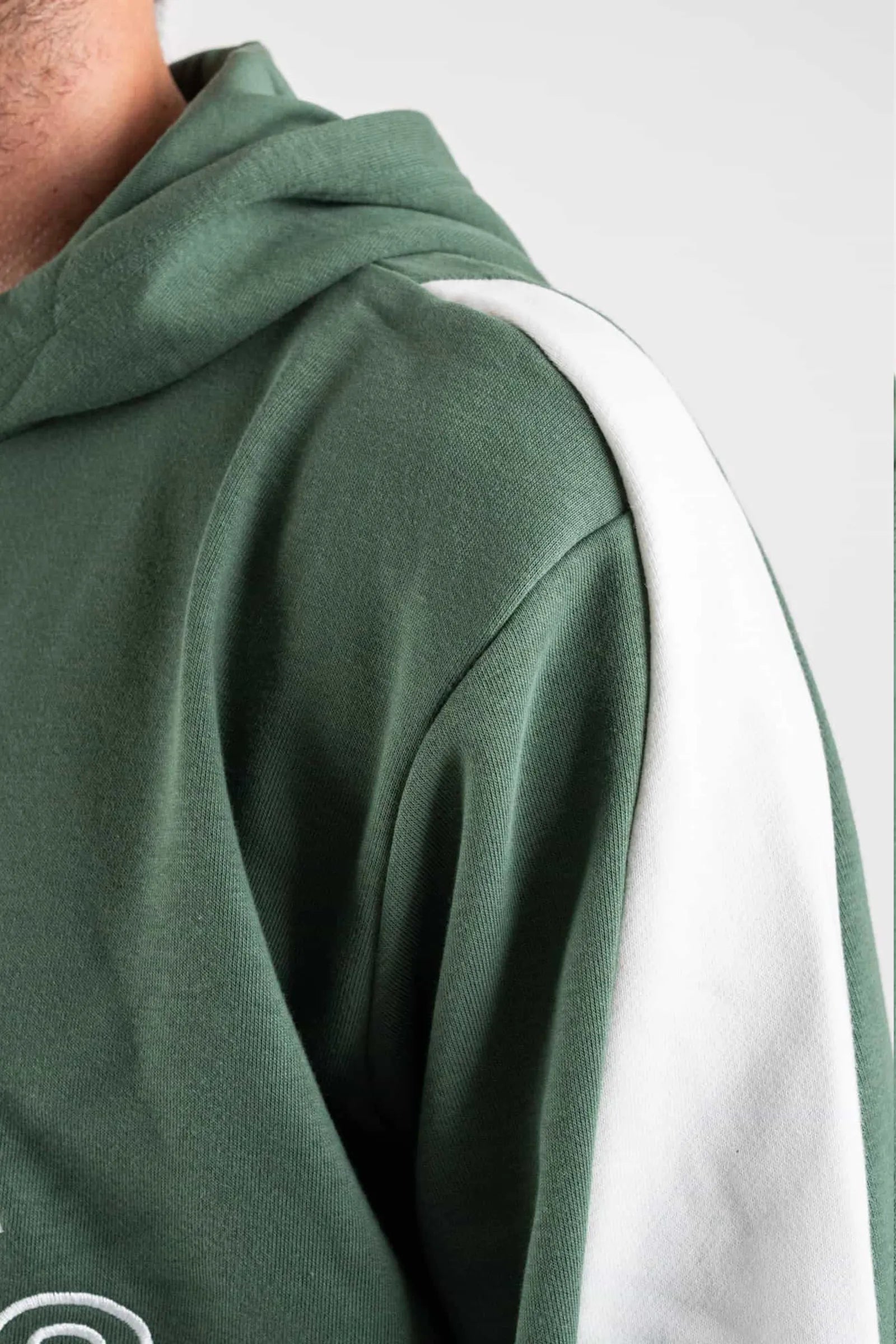 DUKS ADIDAS FI BOS OH HOODIE GREEN HM7876